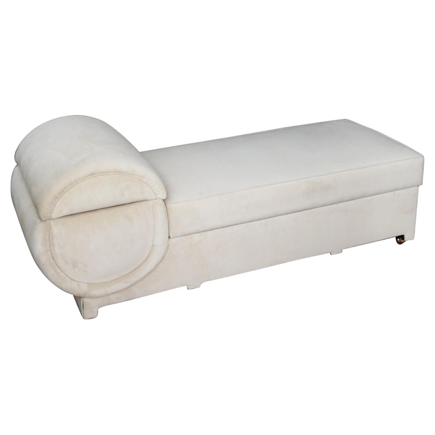 Carved Rosewood Daybed with PullOut Trundle Bed, circa 1960 For Sale