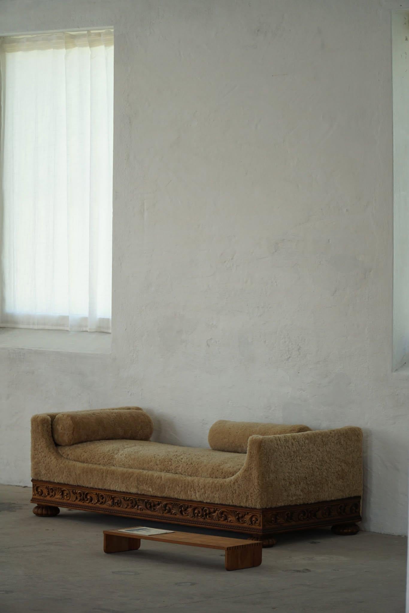 Art Deco, letto da giorno rivestito in lana d'agnello, Swedish Grace, Otto Schulz, anni '30 1