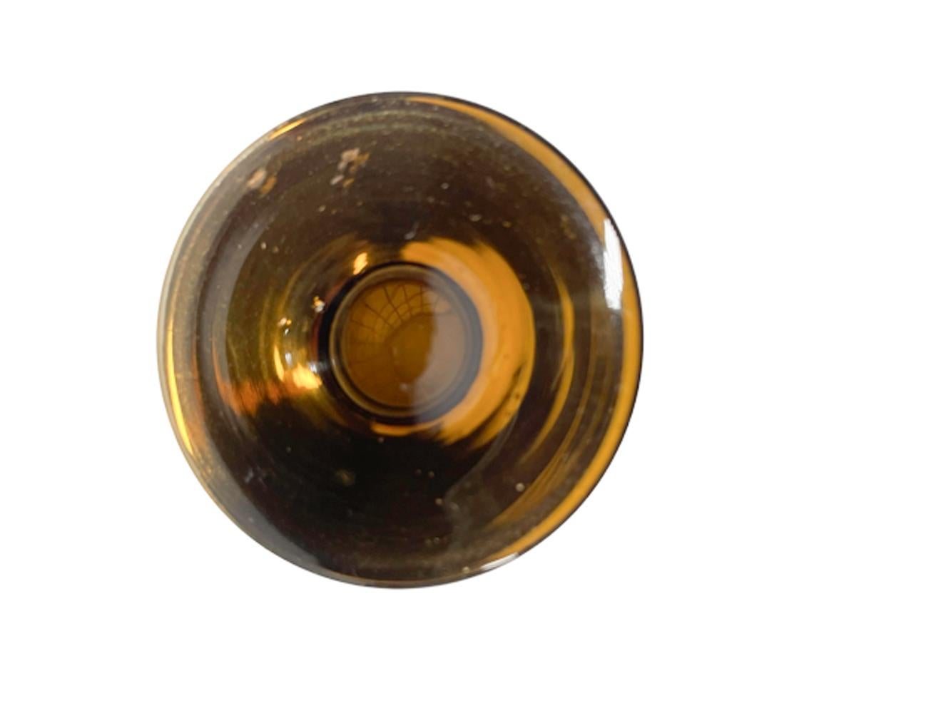 Ensemble carafe et verre en forme de boule Art Déco avec grille dorée Bon état - En vente à Chapel Hill, NC