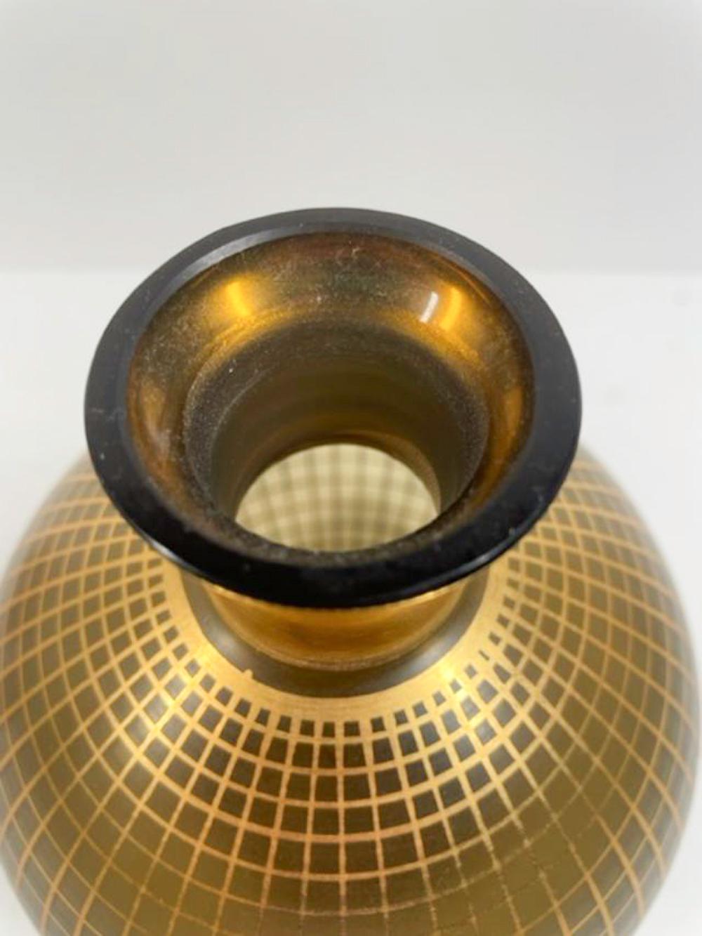 Ensemble carafe et verre en forme de boule Art Déco avec grille dorée en vente 2