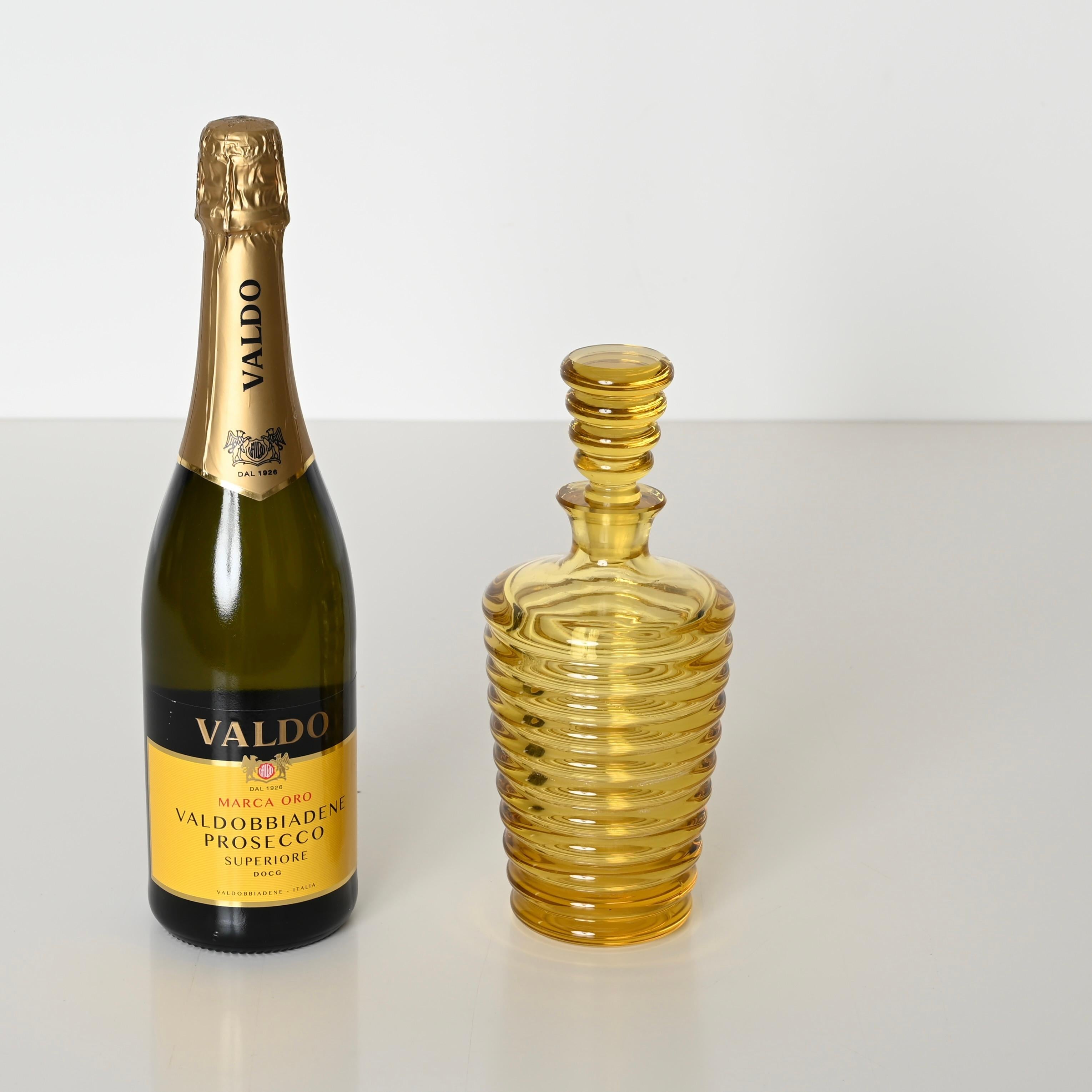 Art Decor Flasche aus gelbem mundgeblasenem Murano-Glas Italienisch, 1930er Jahre im Angebot 1