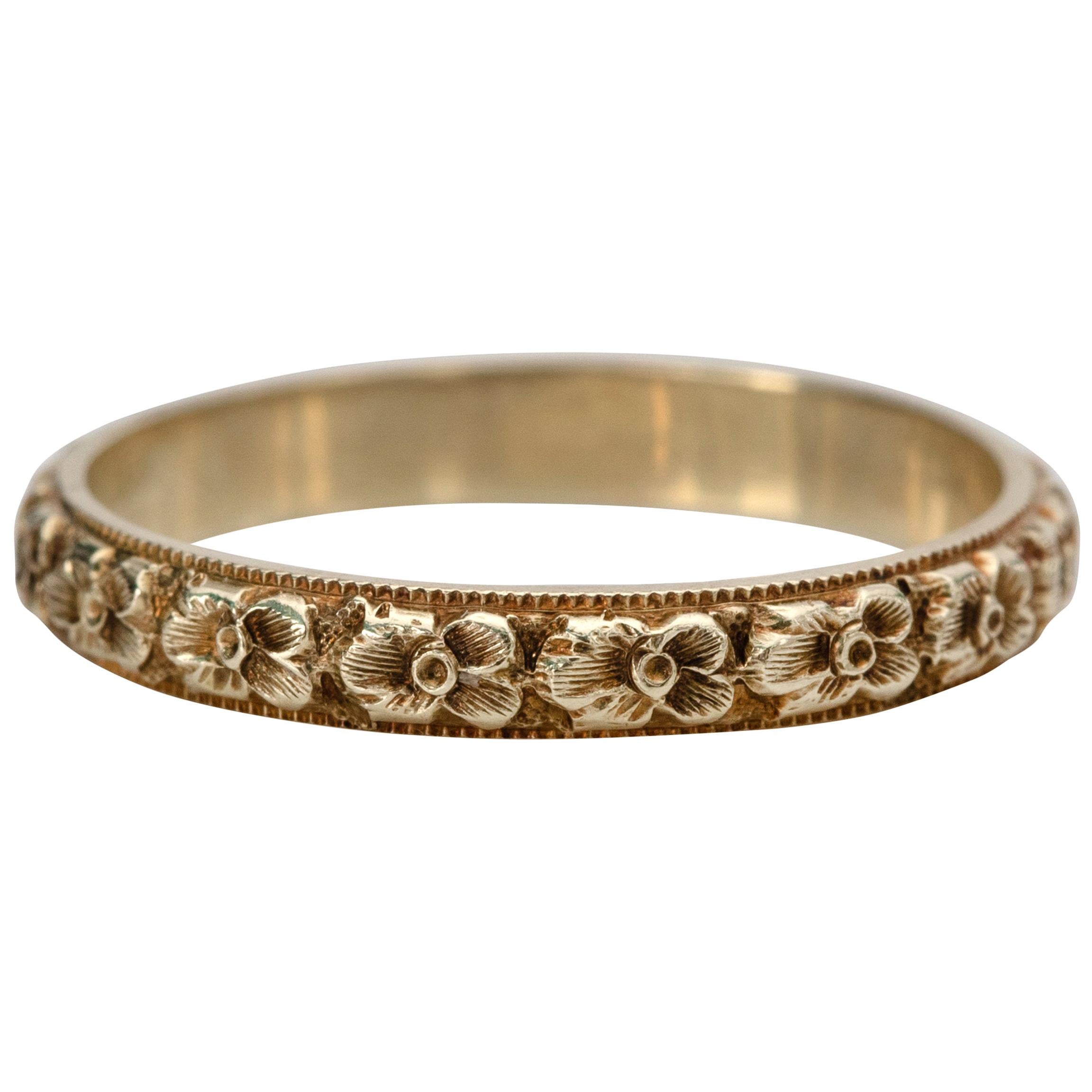 Art Deco Deep Relief Floral Carved Band with Milgrain Yellow Gold Vintage Ring