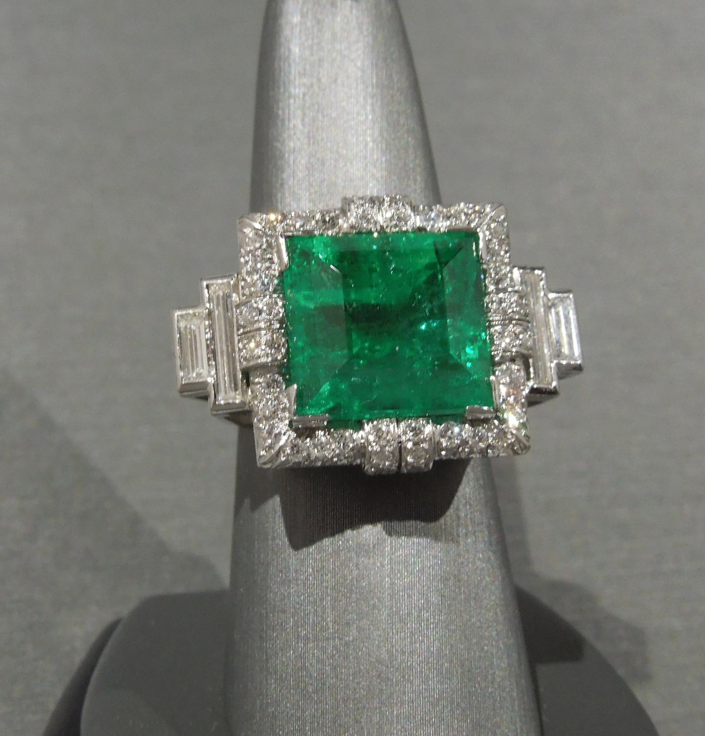 Women's Art Deco Defined 12.75 Carat GIA Colombian Emerald Platinum Ring For Sale