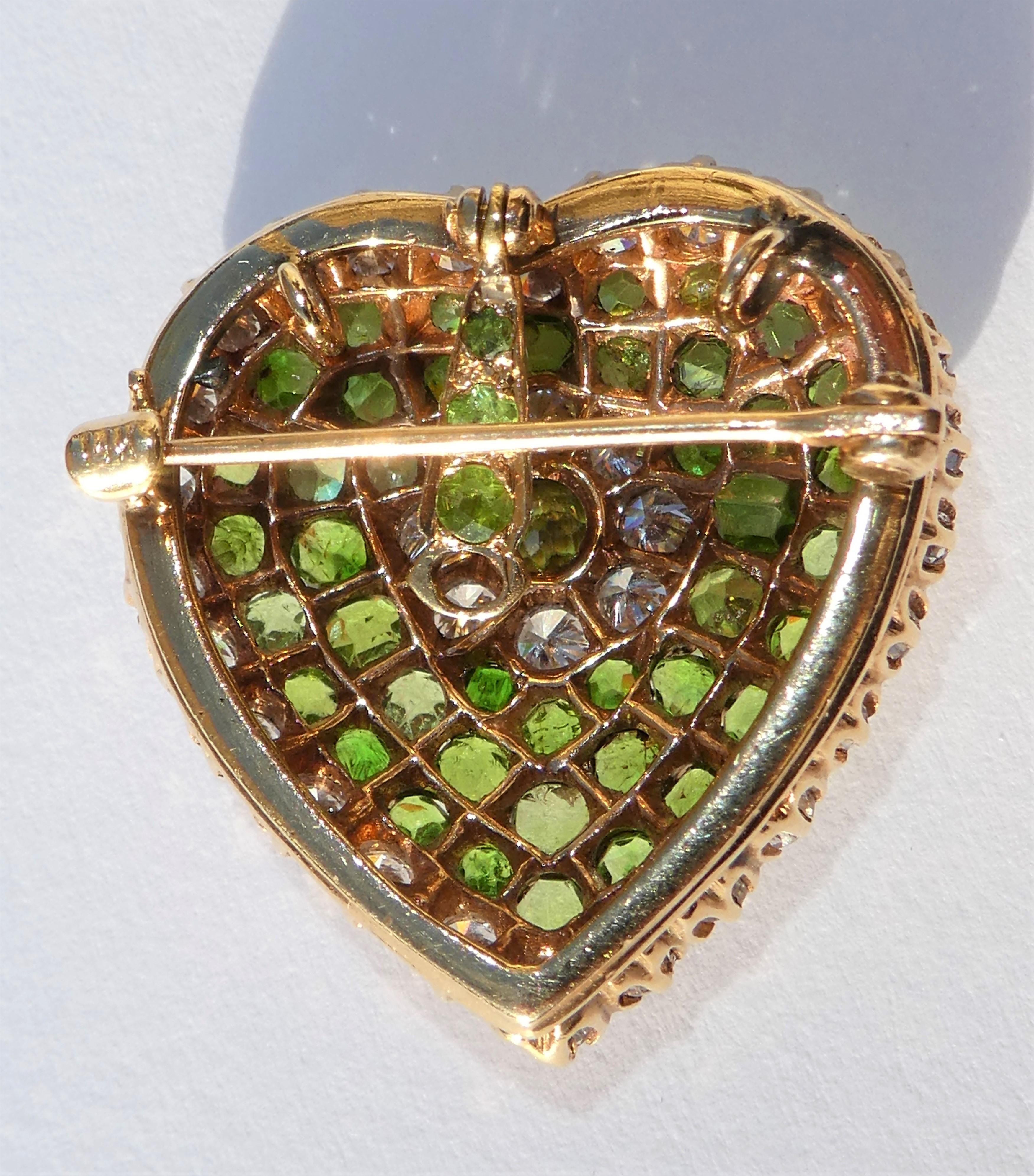 Round Cut Art Deco Demantoid Diamond Gold Heart Brooch Pendant For Sale