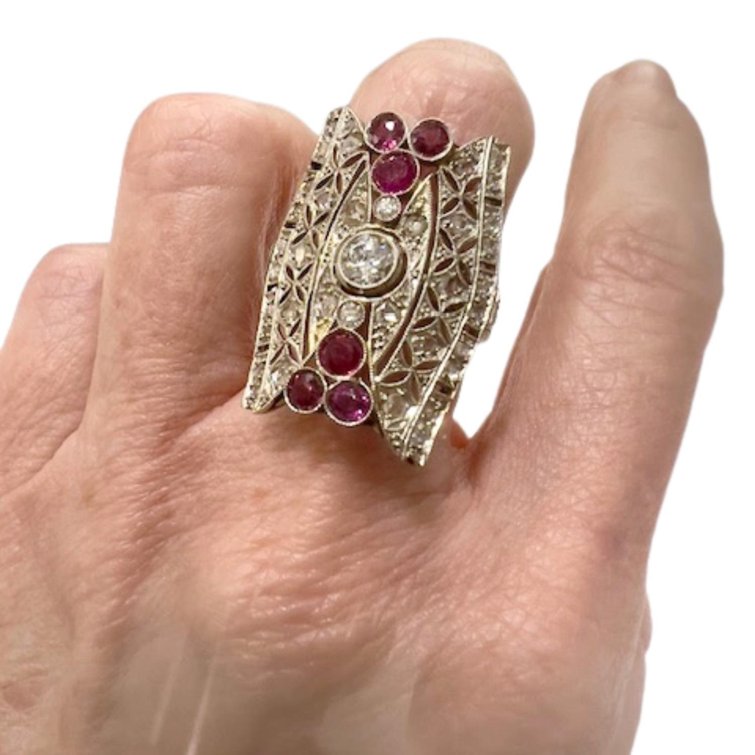 Brilliant Cut Art Deco Design 1 ct Diamonds & 0.72ct Rubies 18k Gold Ring For Sale