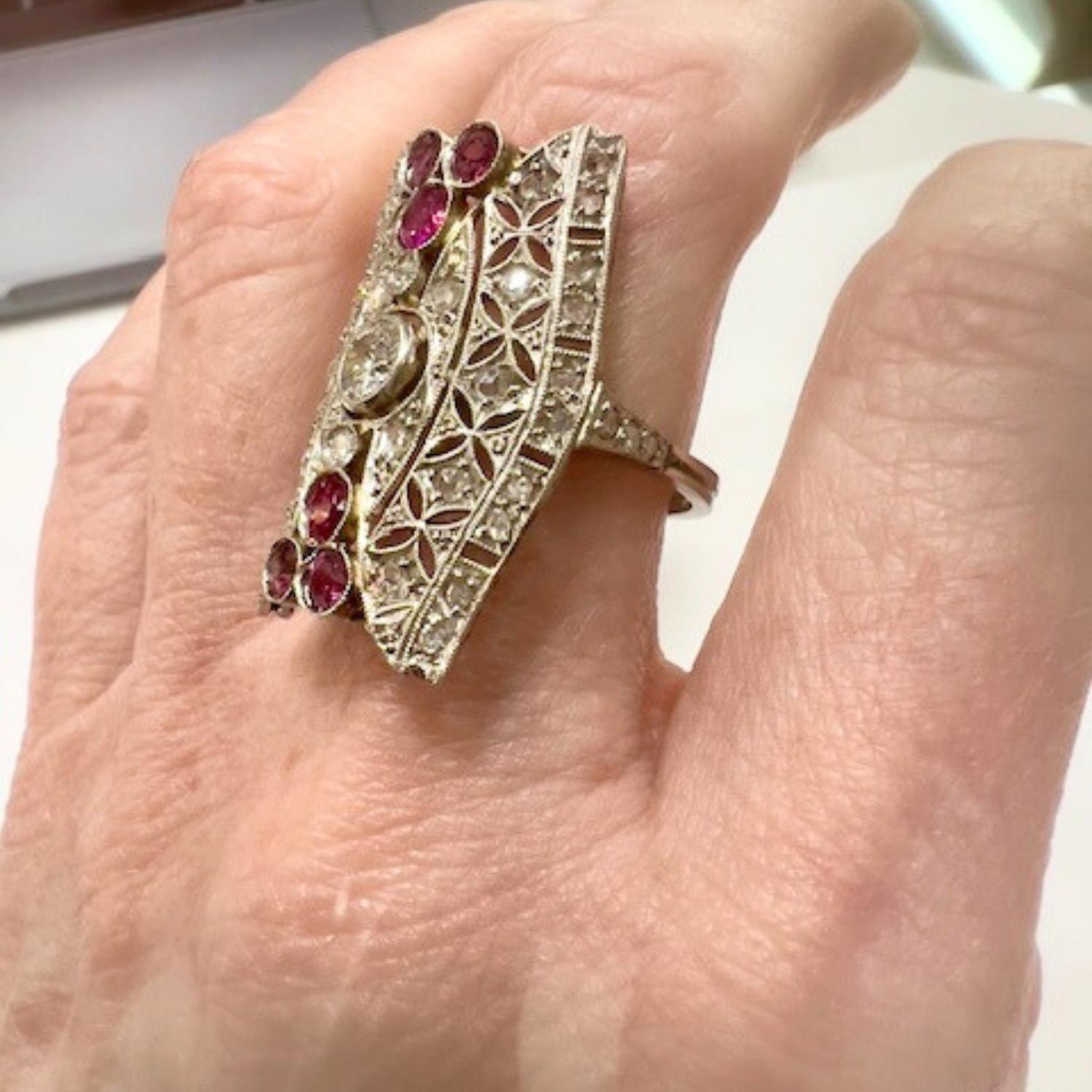 Art Deco Design 1 ct Diamonds & 0.72ct Rubies 18k Gold Ring For Sale 2