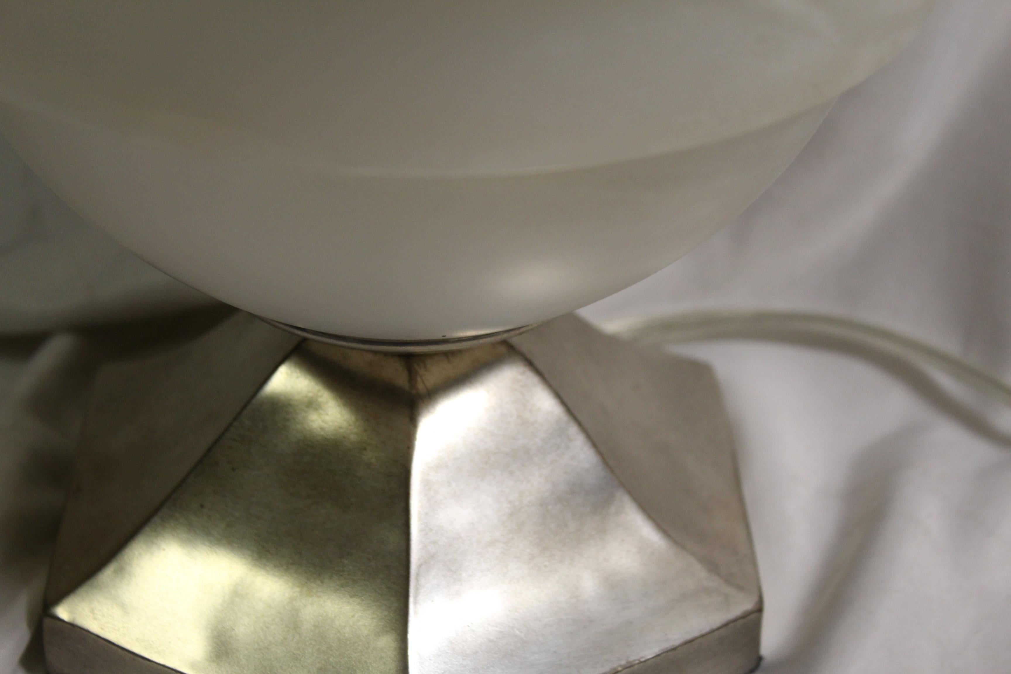 Diseño Art Déco Alabastro y Bronce Illumine (luz ascendente ) Art Decó en venta