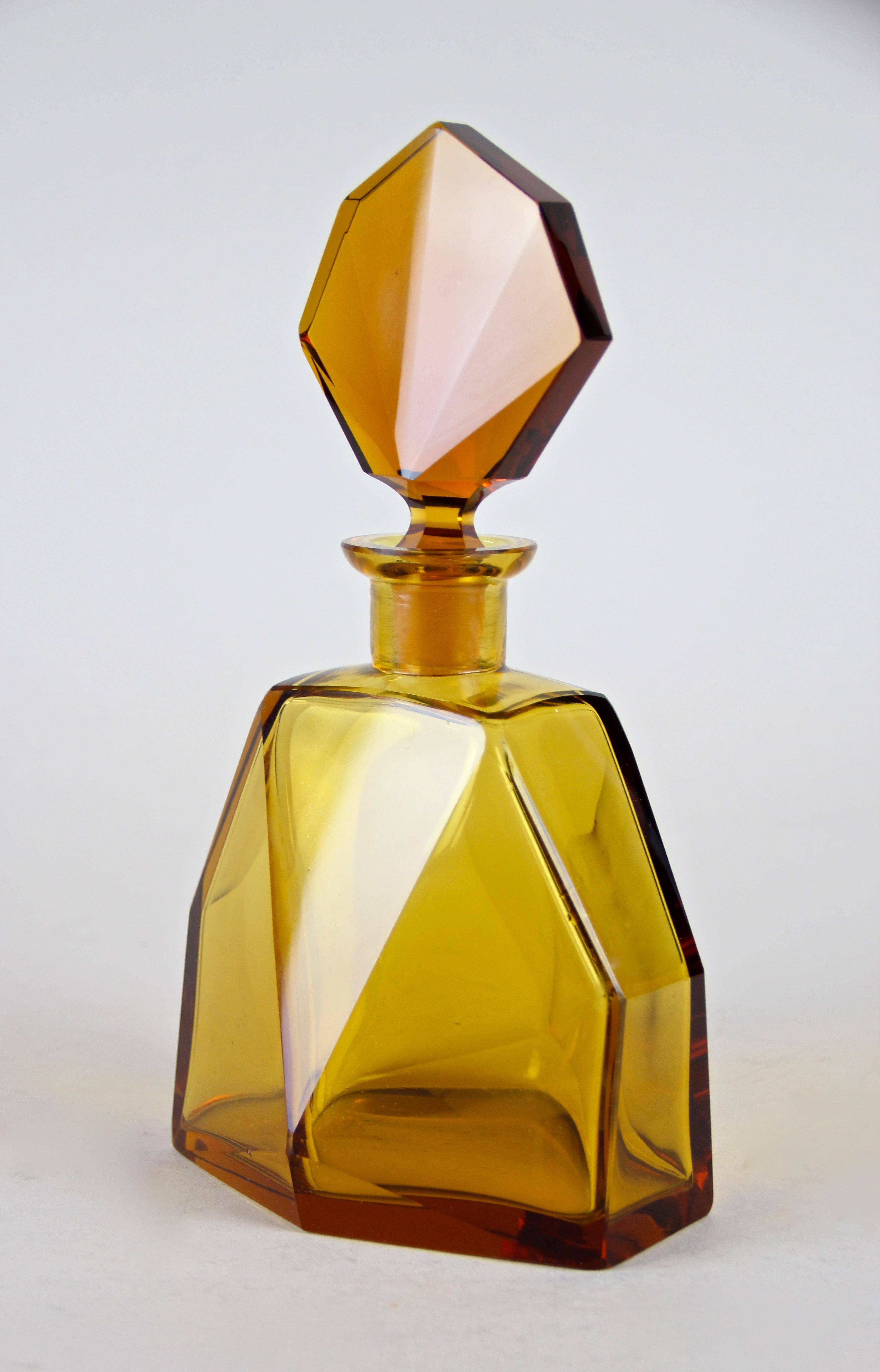 Art Deco Design Glass Liquor Set Amber-Colored, CZ, circa 1925 7