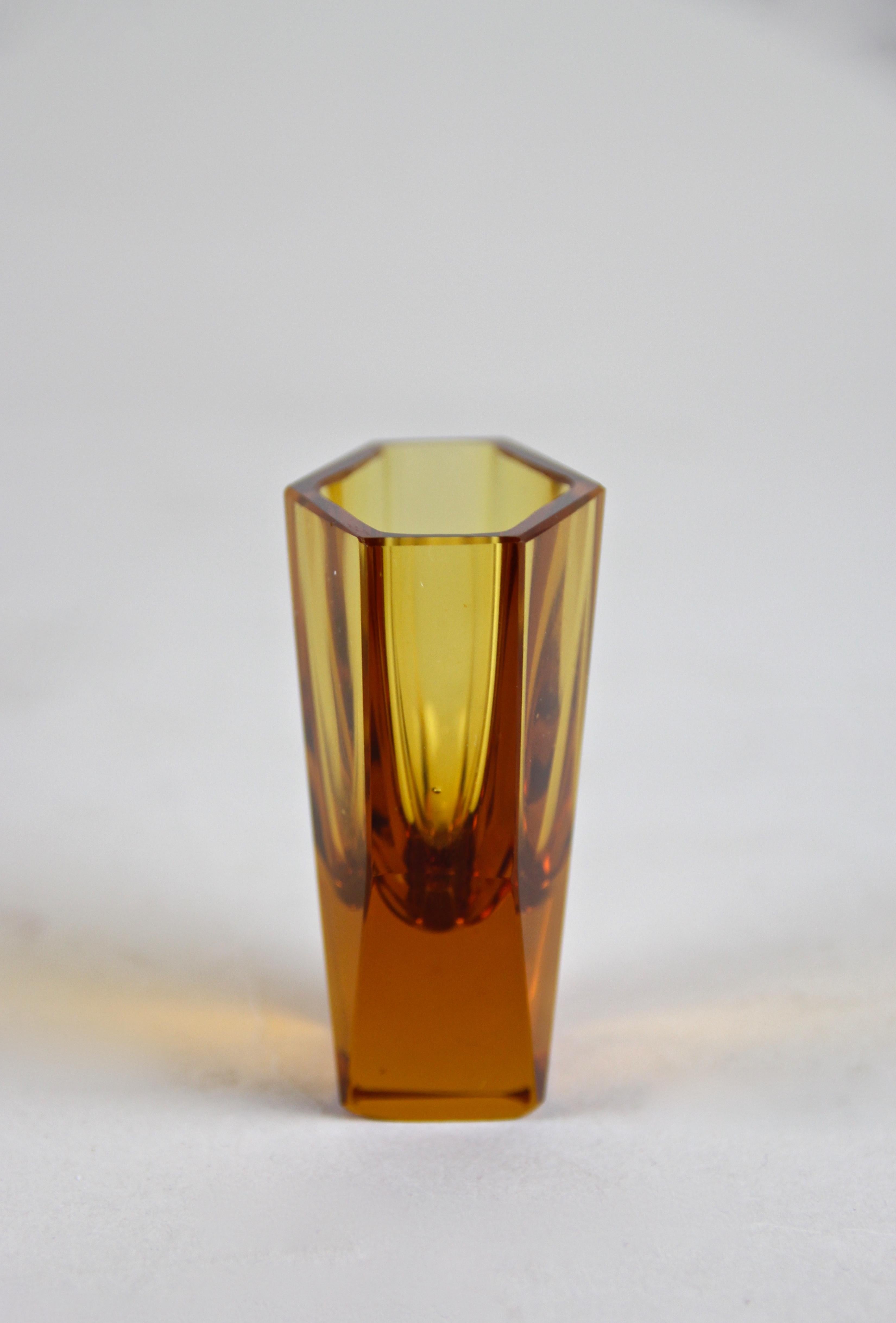 Art Deco Design Glass Liquor Set Amber-Colored, CZ, circa 1925 In Good Condition In Lichtenberg, AT