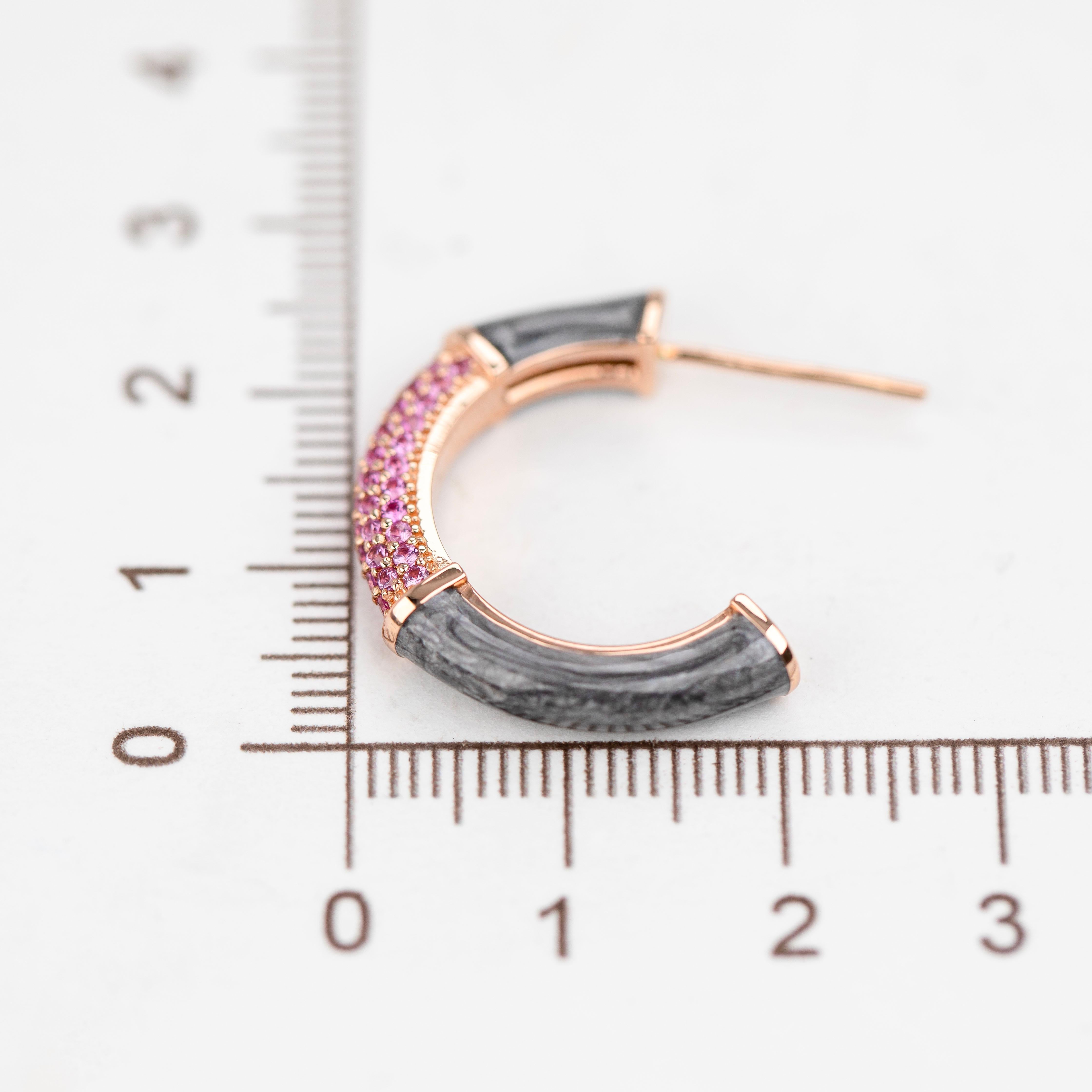 Gold-Ohrring im Art-Déco-Stil mit rosa Saphirstein und Bumble-Farben-Ohrring (Rohschliff) im Angebot