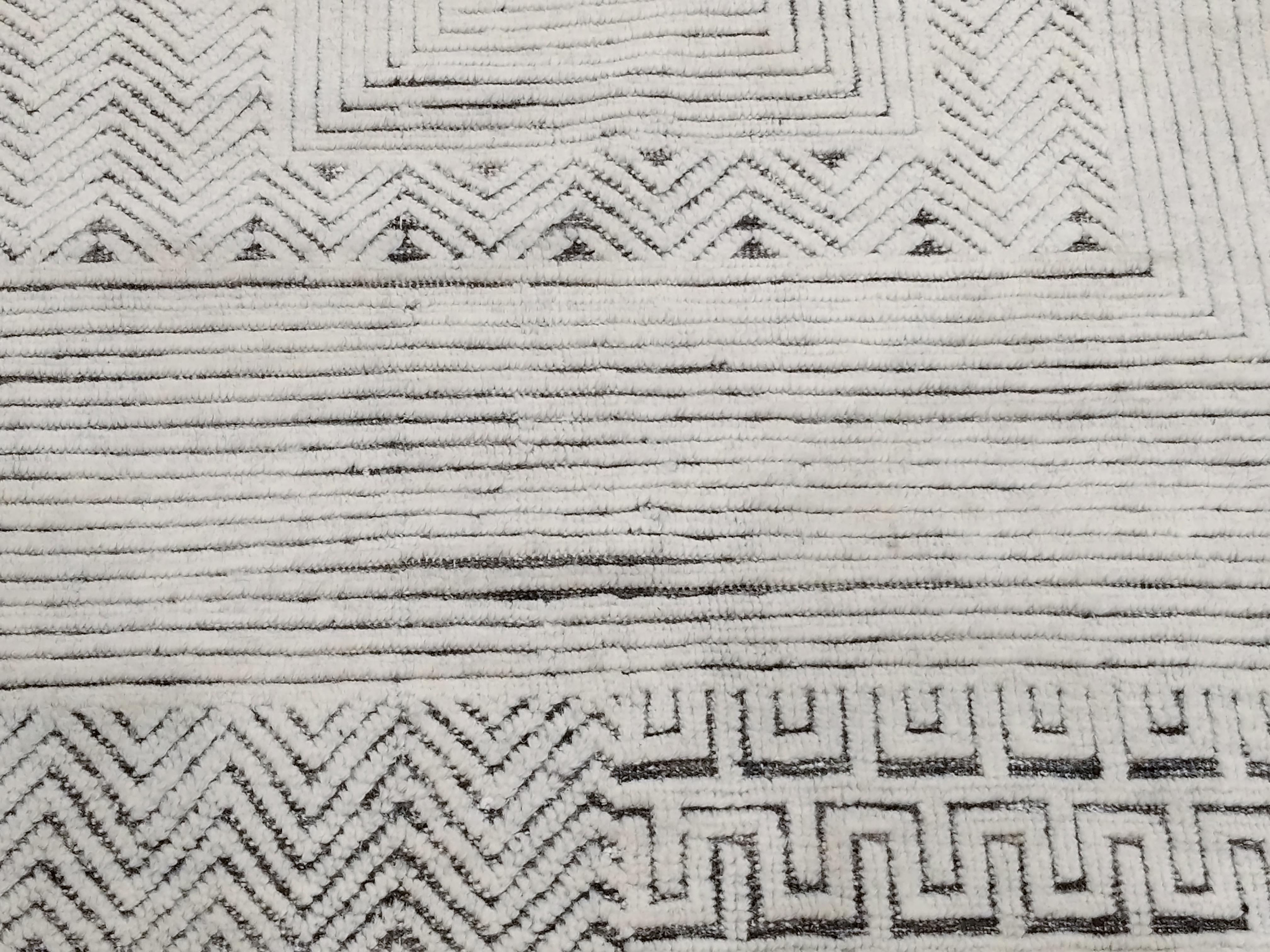 Hand-Knotted Art Deco Design Ivory/Graphite Textured Wool Ivan Rug 