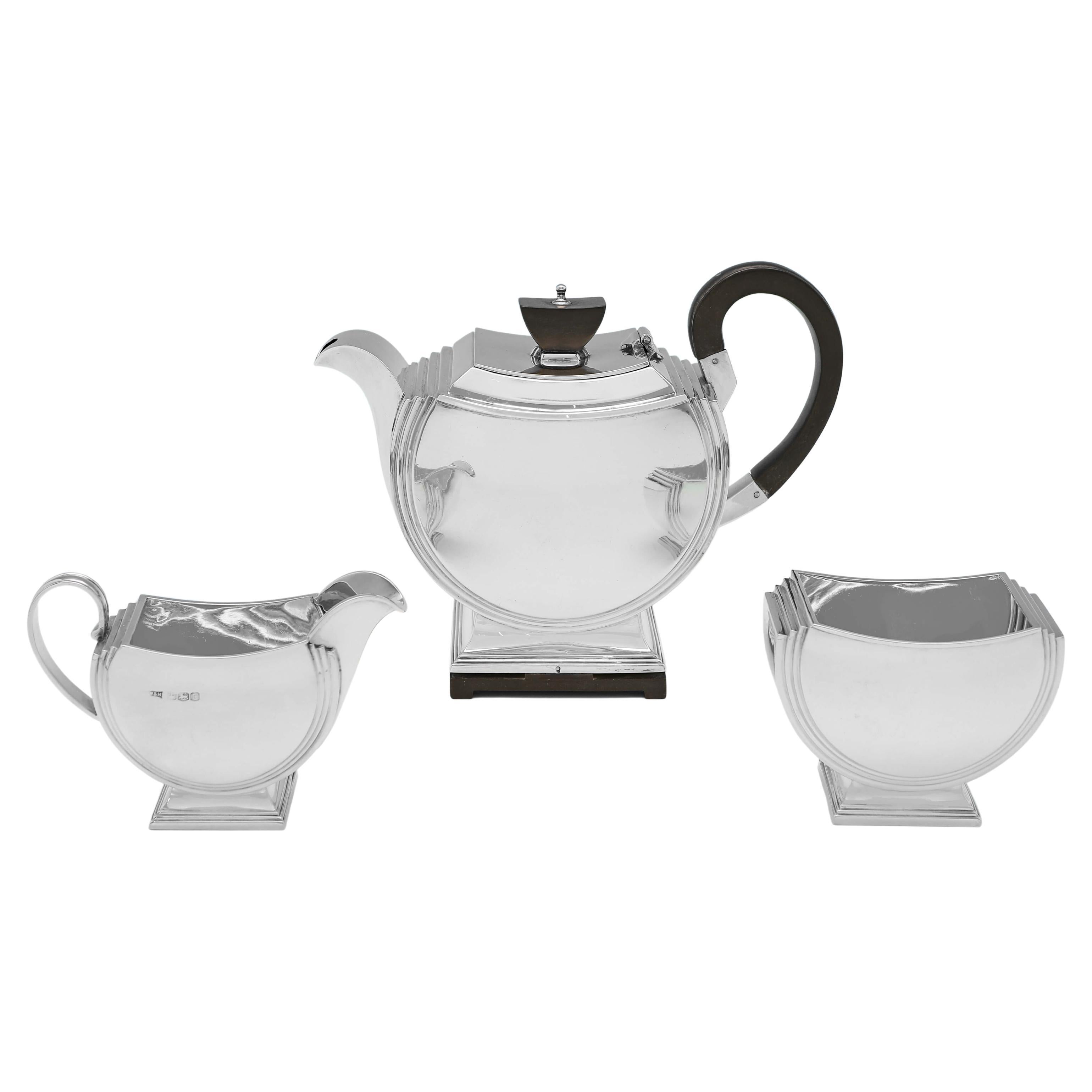 Art Deco Design - Sterling Silver Tea Set - Walker & Hall 1947 For Sale