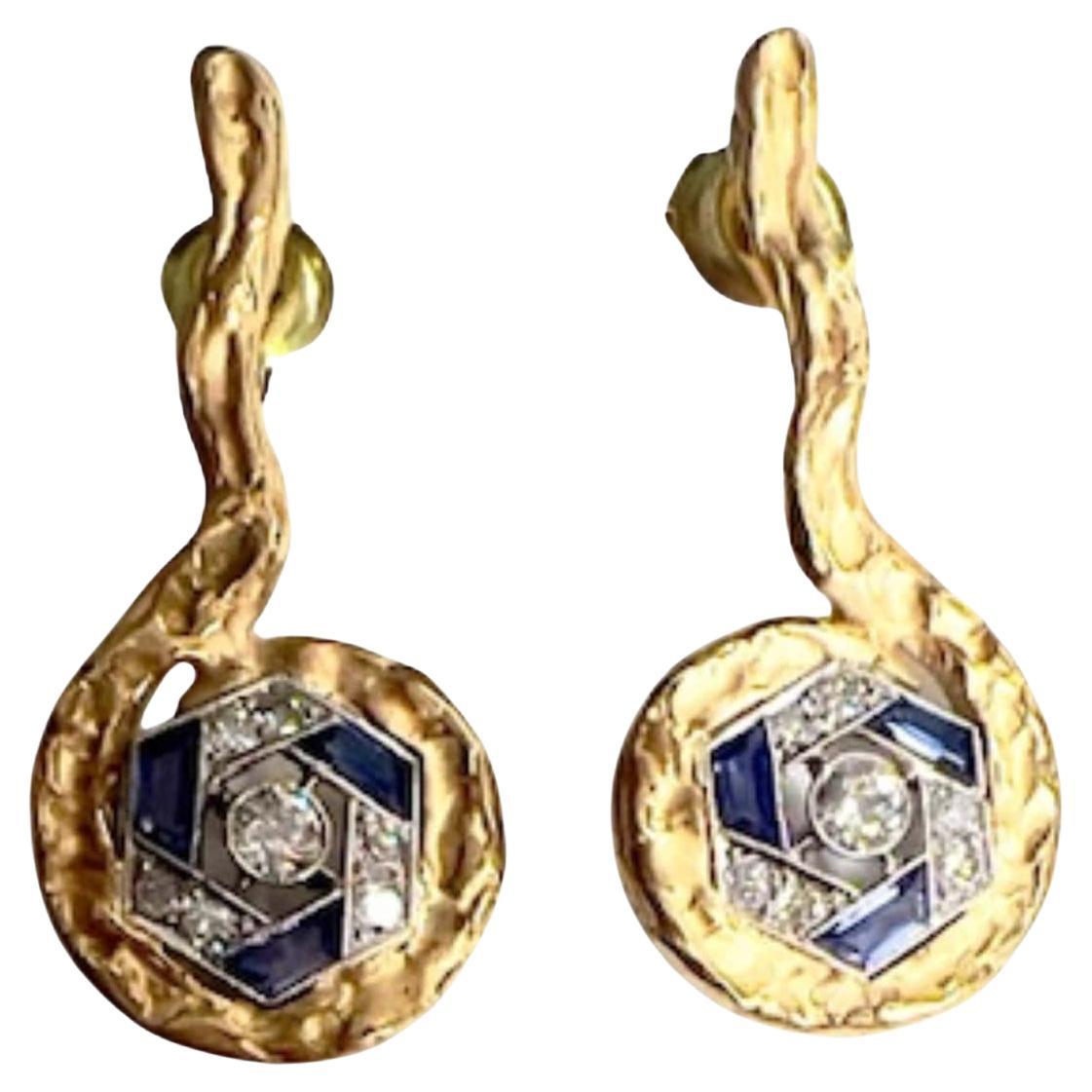 Art Deco Design with Diamonds and Sapphires in yellow Gold and Platinum Earrings For Sale