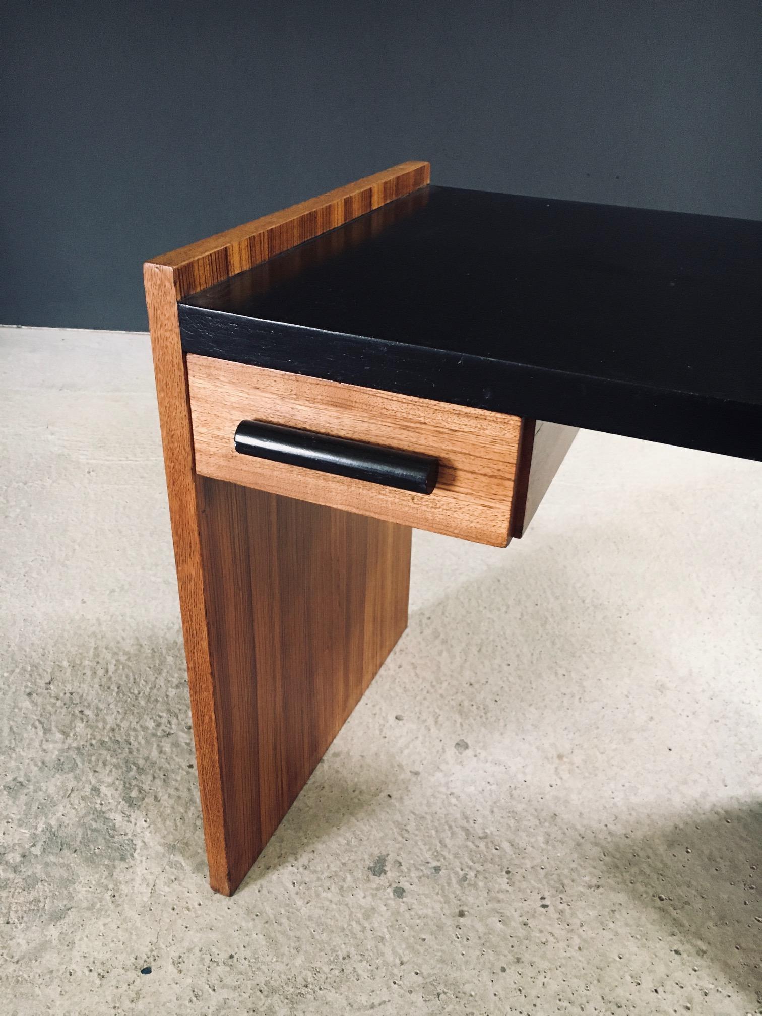 Art Deco Design Writing Desk, France 1930's For Sale 3
