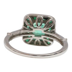 Art-Deco Designed Colombian Emeralds and Diamonds in Platinum cocktail ring