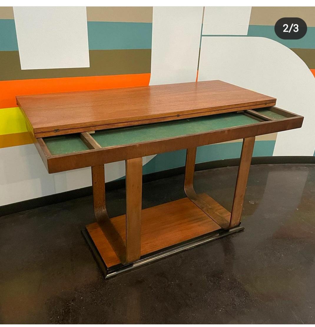 Art Deco Desk Attributed to Donald Deskey In Good Condition For Sale In Philadelphia, PA