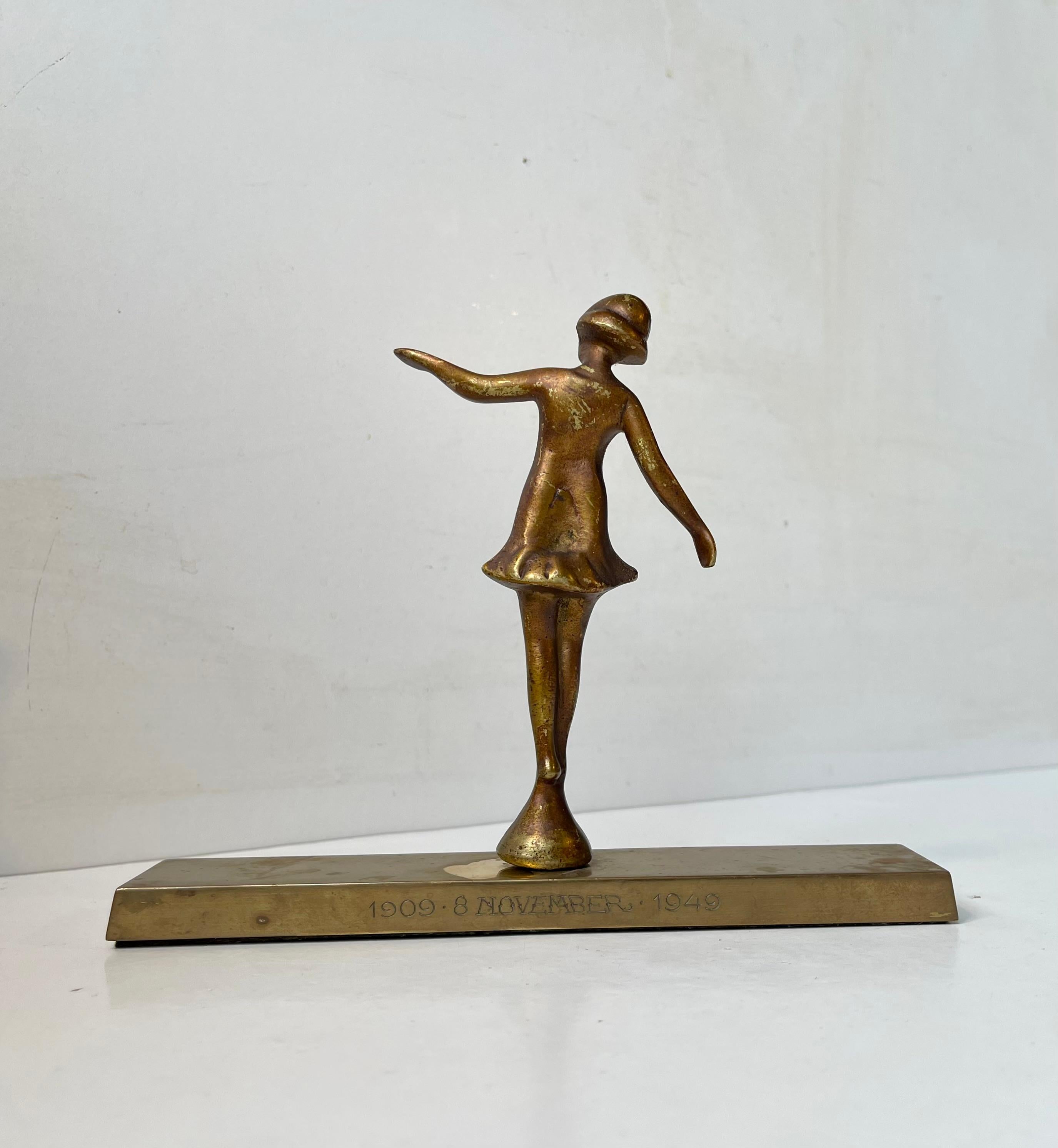 European Art Deco Desk Ballerina Sculpture in Bronze, 1940s For Sale