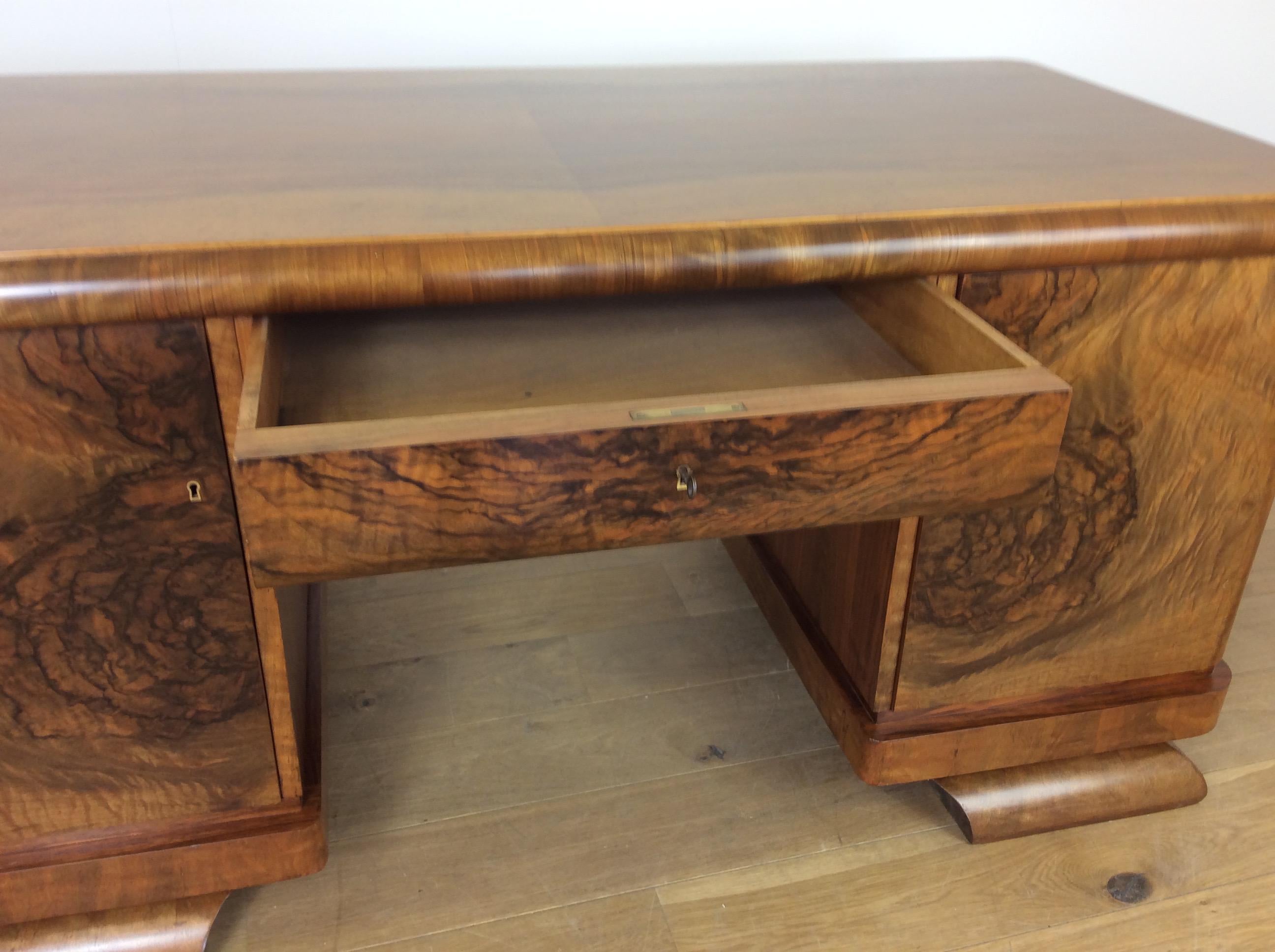 Art Deco Desk by Jindrich Halabala For Sale 4