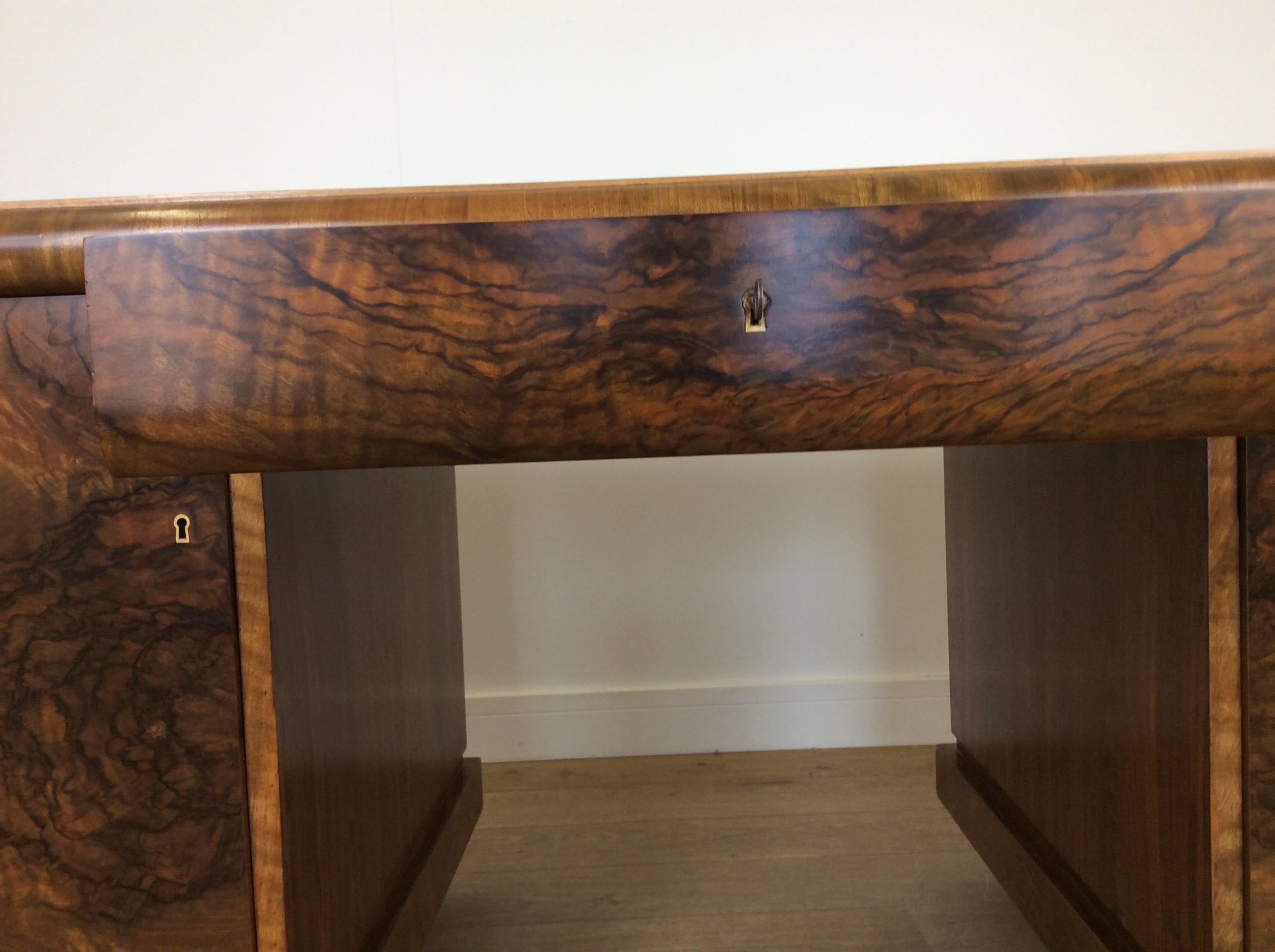 Art Deco Desk by Jindrich Halabala For Sale 5