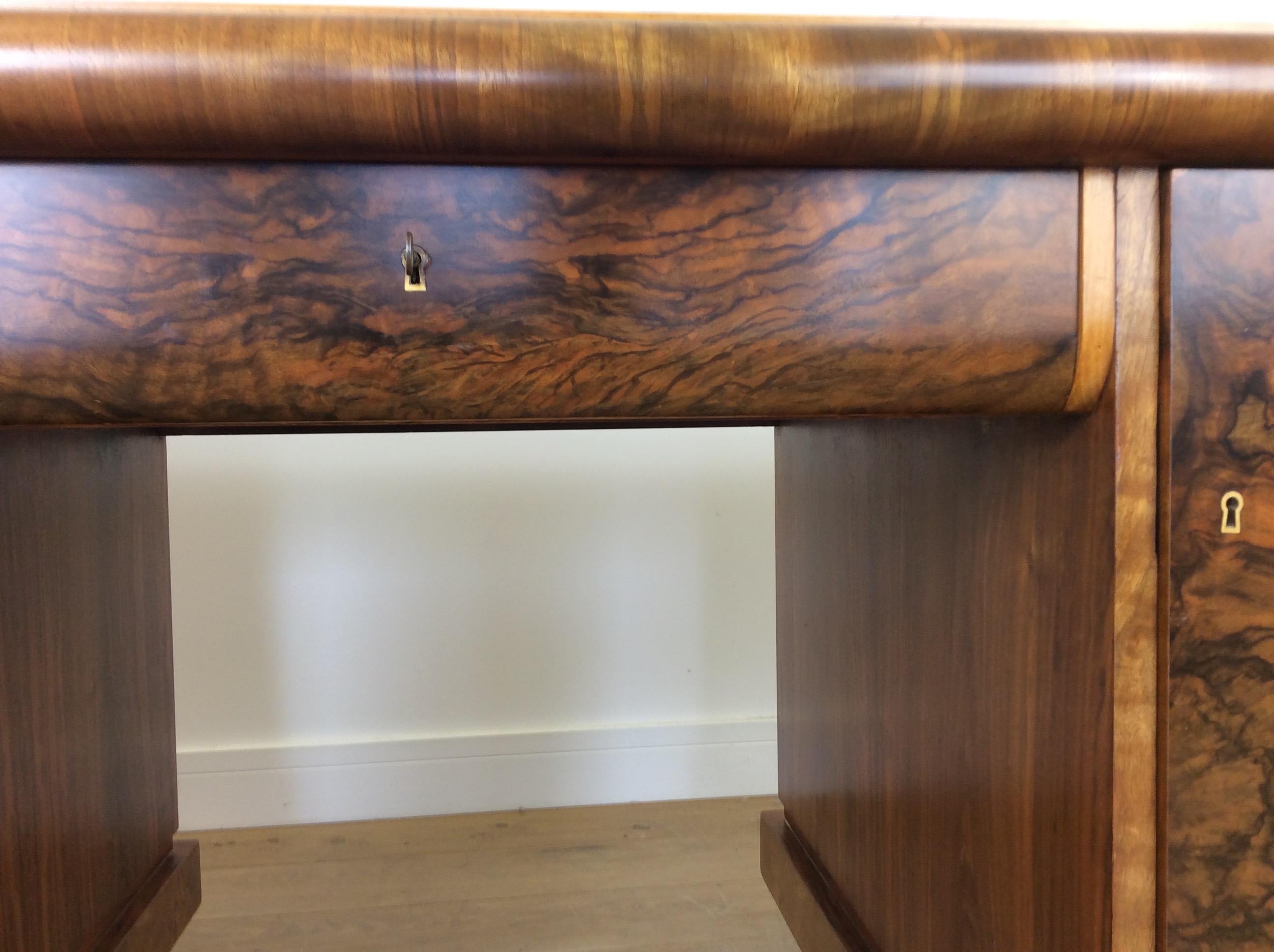 Art Deco Desk by Jindrich Halabala For Sale 6