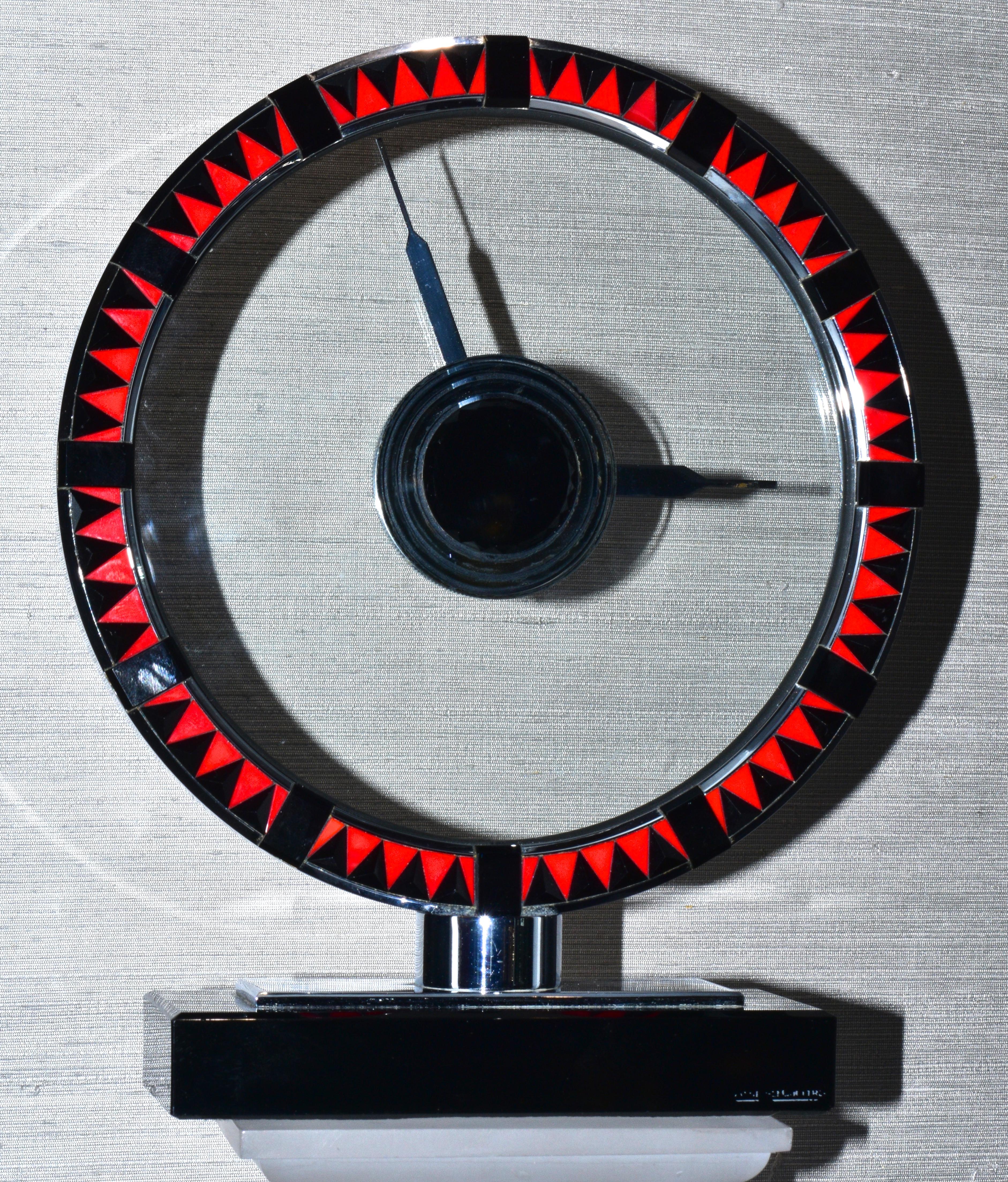 Art Deco Desk Clock by Jaeger-LeCoultre, C. 1925 In Good Condition For Sale In Aspen, CO