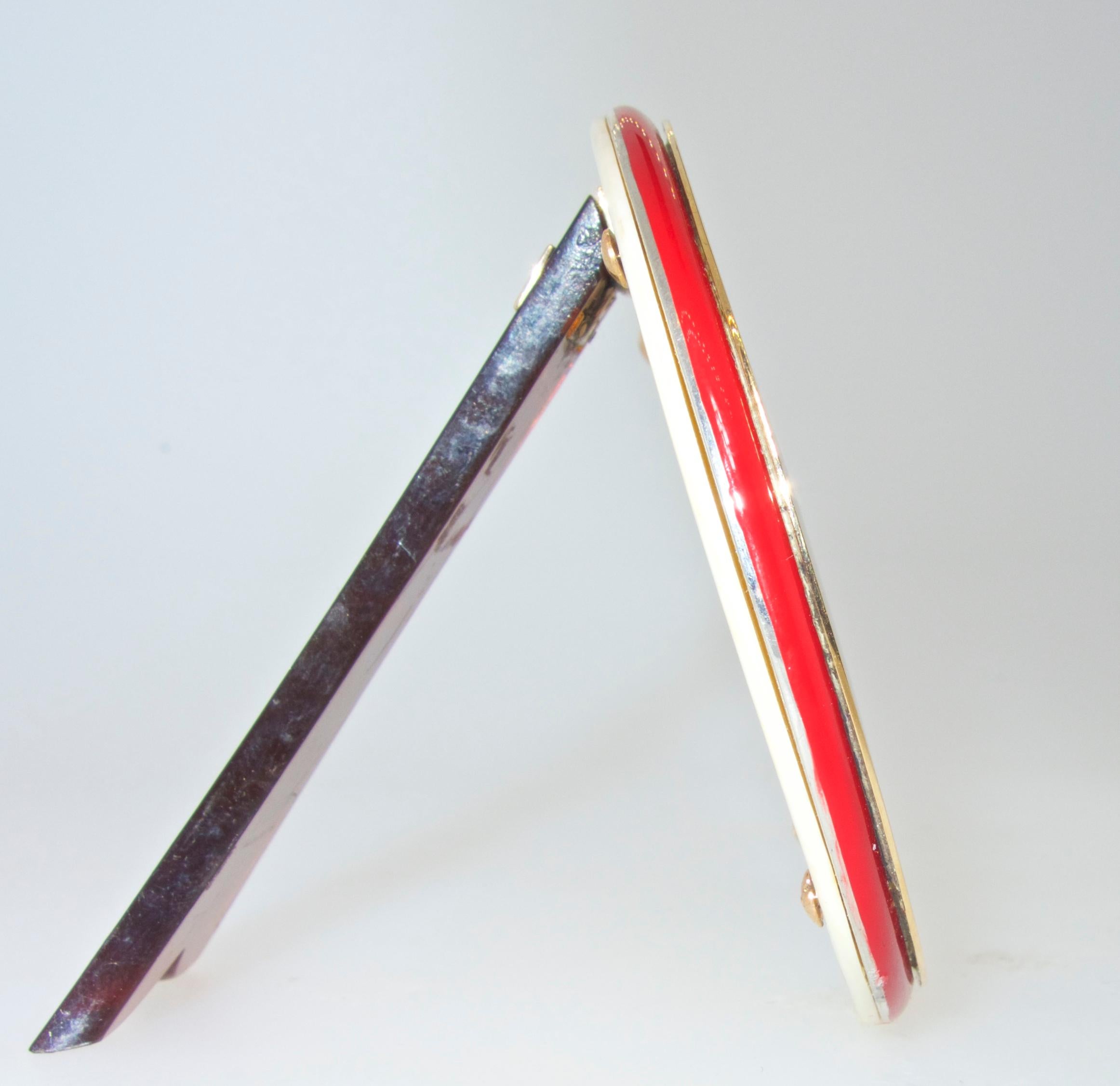 Art Deco Desk Frame in 18K and Red and White Enamel, Ghiso, France, circa 1920 For Sale 3