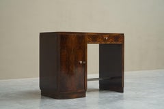 Art Deco Desk in Bookmatched Walnut Veneer 1930s