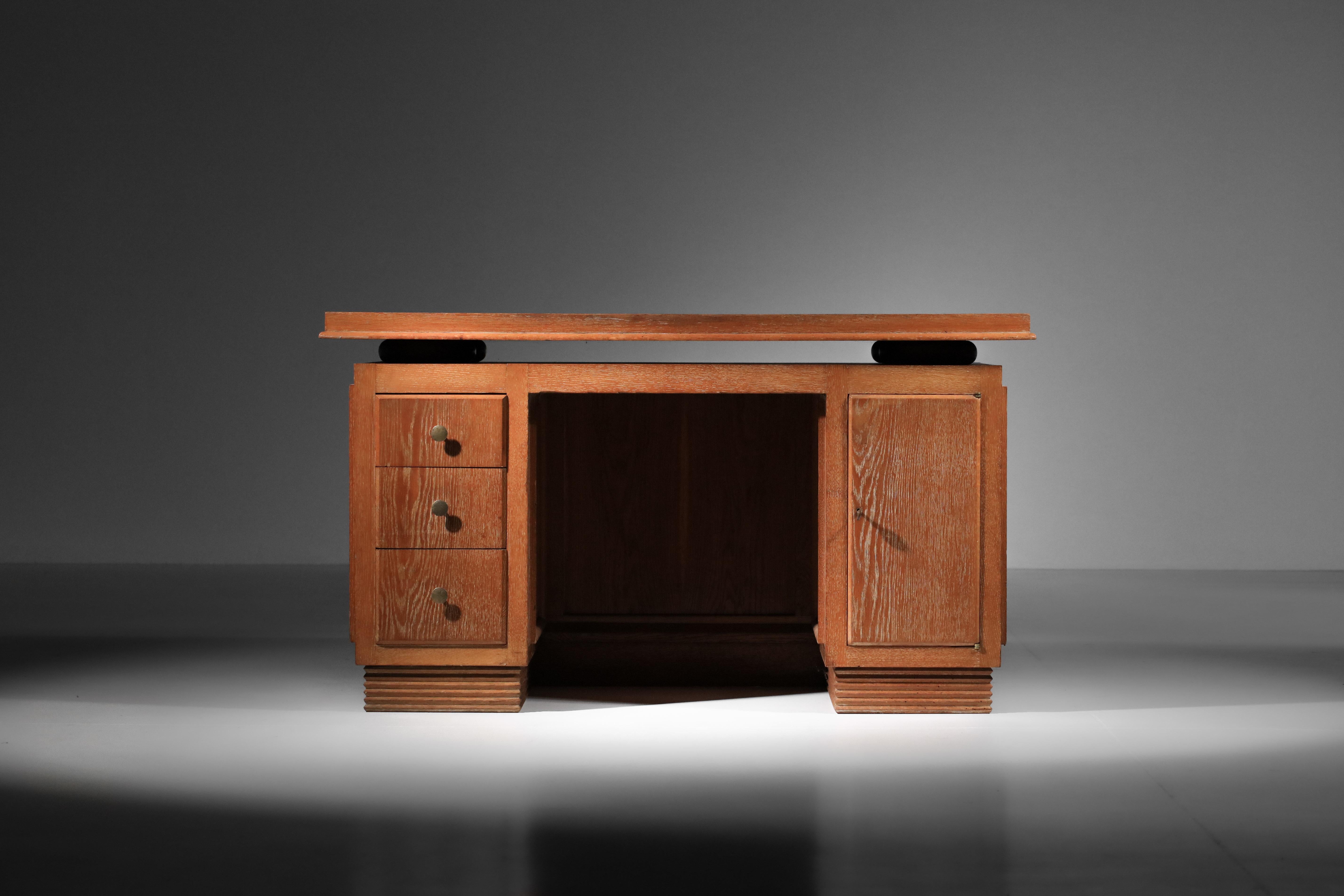 Art Deco art deco desk in ceruse oak from the 40s For Sale