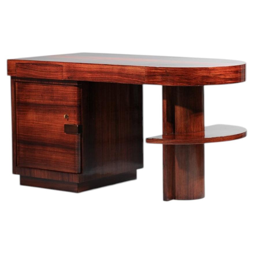 Bureau Art déco aux lignes arrondies et asymétriques, des années 1930
