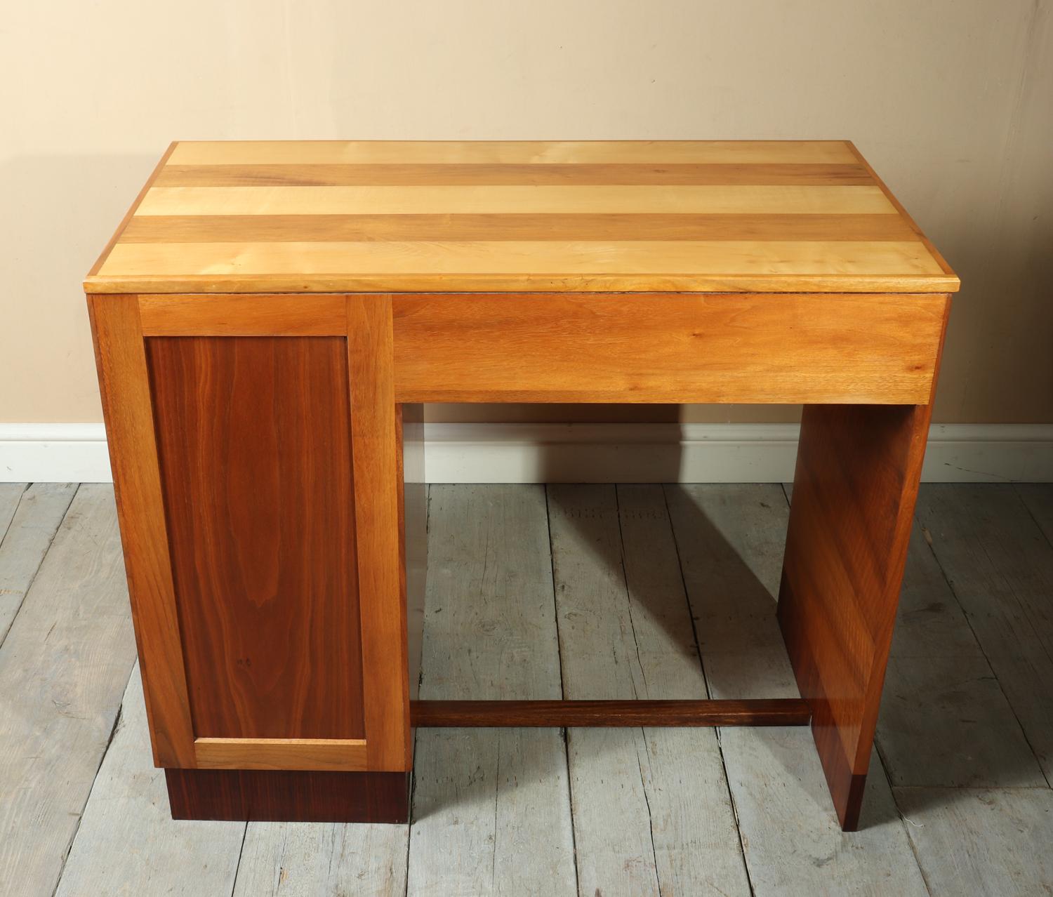 Art Deco Desk in Sycamore, circa 1930 For Sale 3