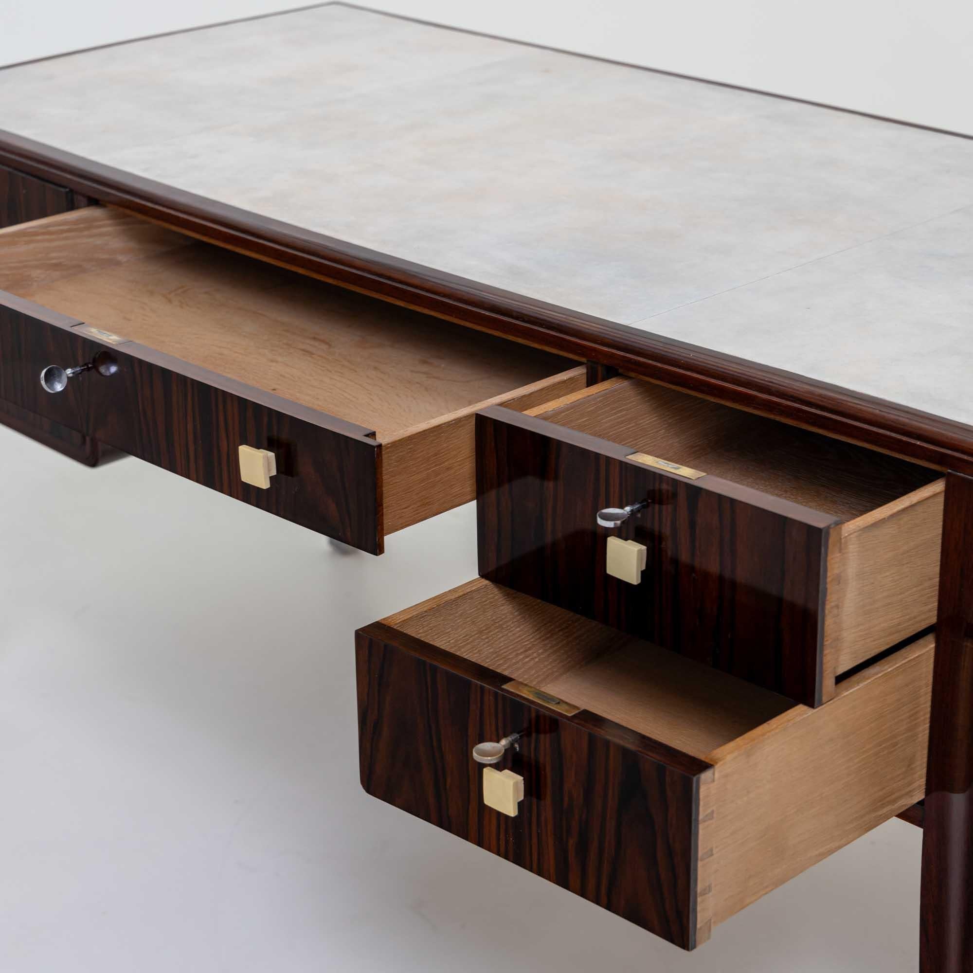Art Deco Desk in the style of Jacques-Emile Ruhlmann (1879-1933), France, 1920s For Sale 1