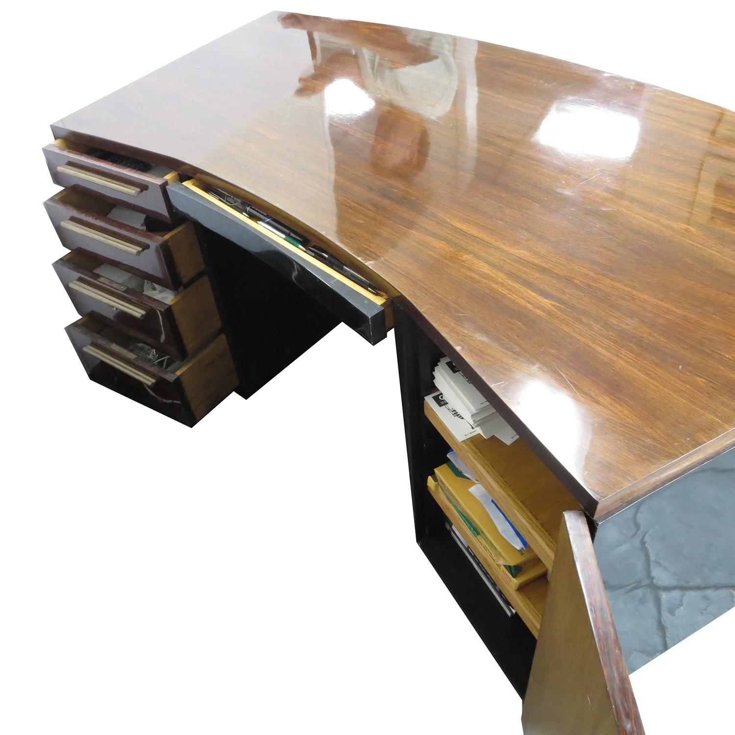 Art Deco Desk in Walnut and Black Lacquer In Good Condition In North Hollywood, CA