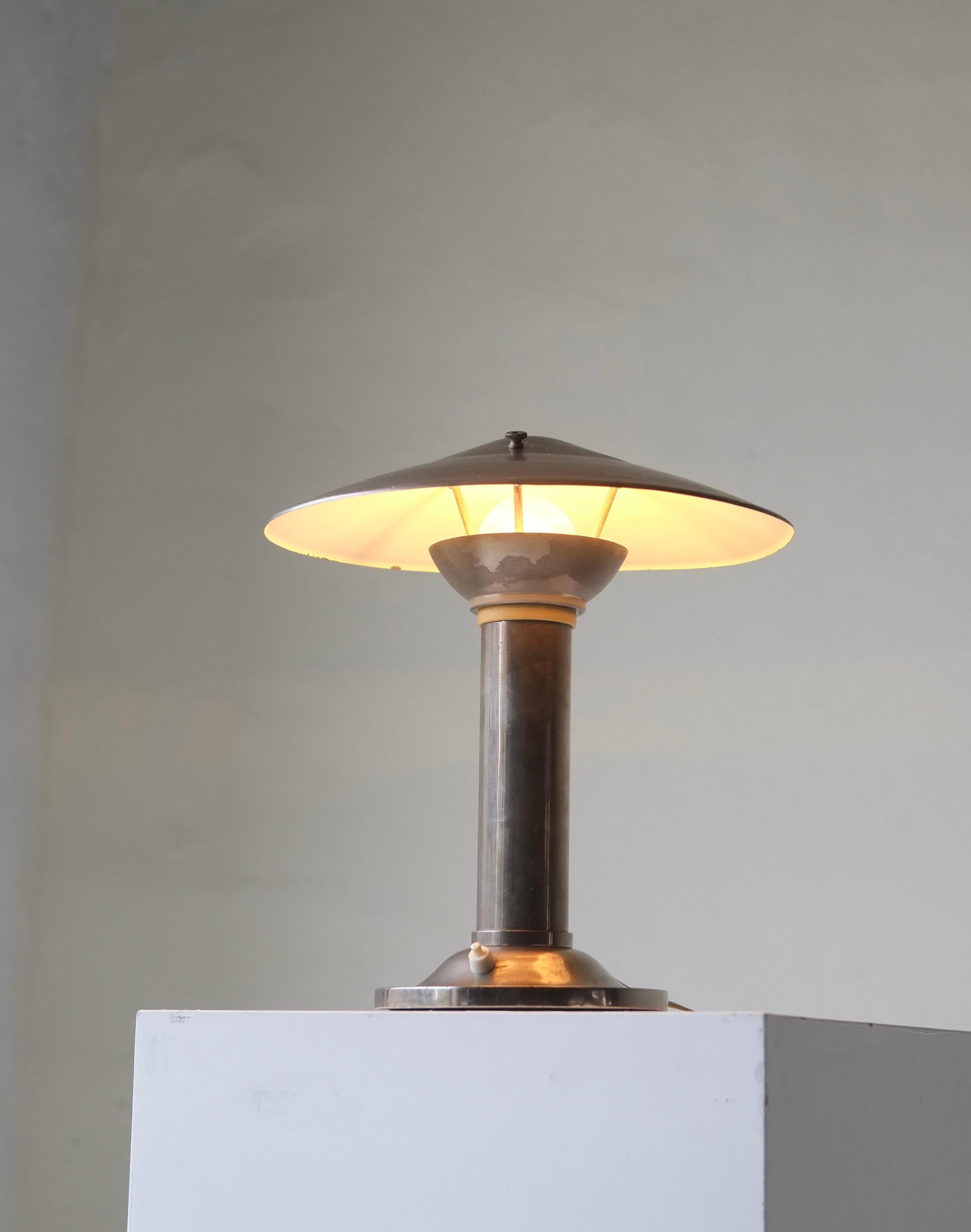 Metal Art Deco Desk Lamp By Eloctra For Sale