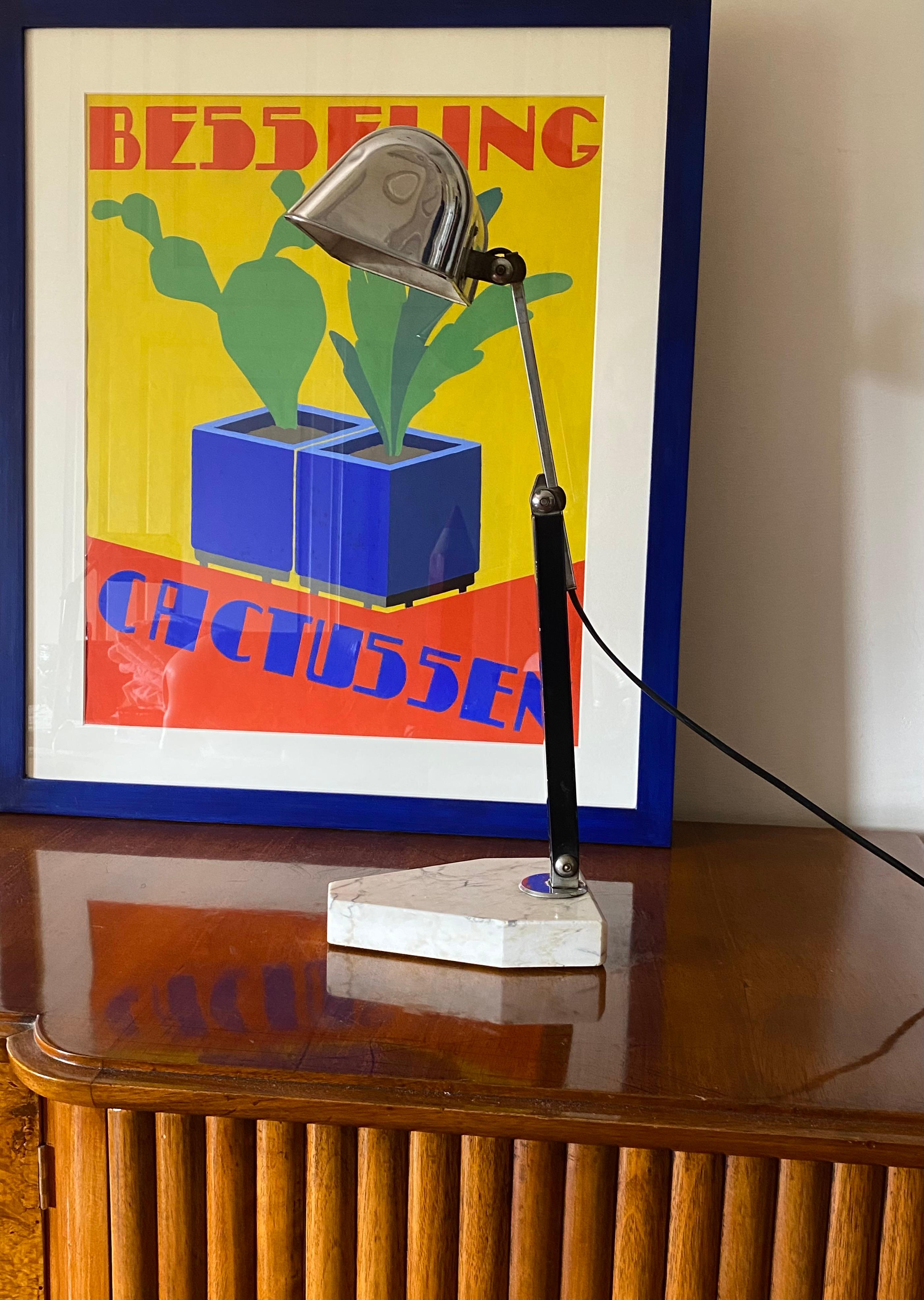 Art Déco table / desk lamp 

Fare, France circa 1930s

Chromed aluminum and white marble base. 

H: 50 cm W: 18 cm x 18 cm

Conditions: very good, consistent with age and use. Small dent on one side, check the pictures.