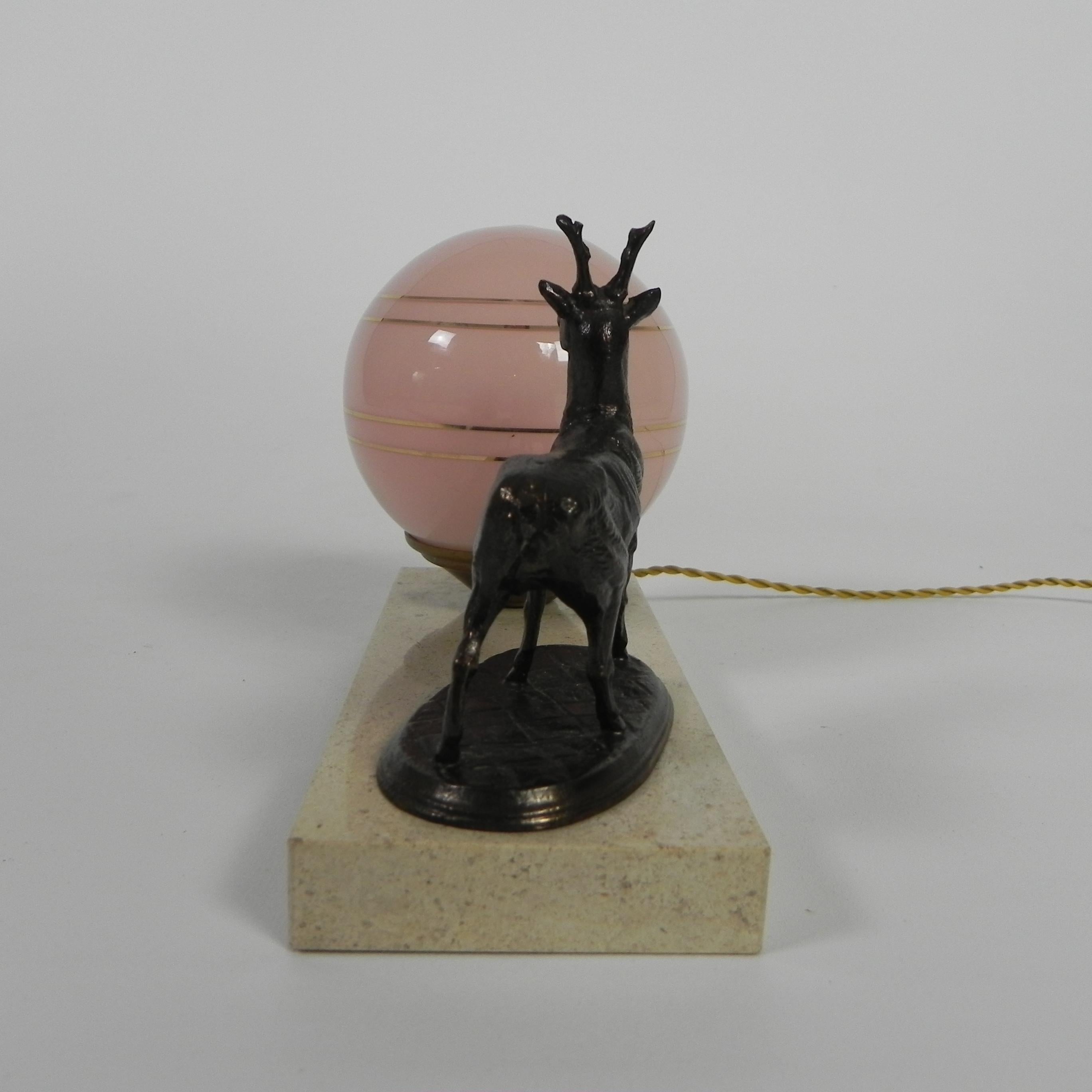Art Deco desk lamp with deer and glass ball, 1930s In Good Condition For Sale In EINDHOVEN, NL
