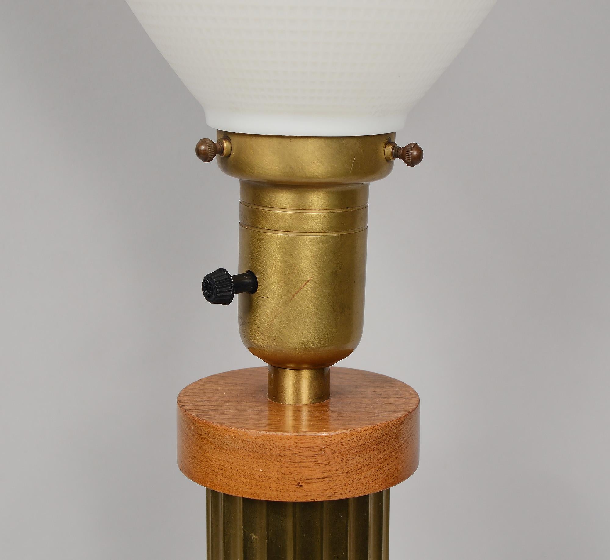 Mid-20th Century Art Deco Desk or Table Lamp with Fluted Brass Column For Sale