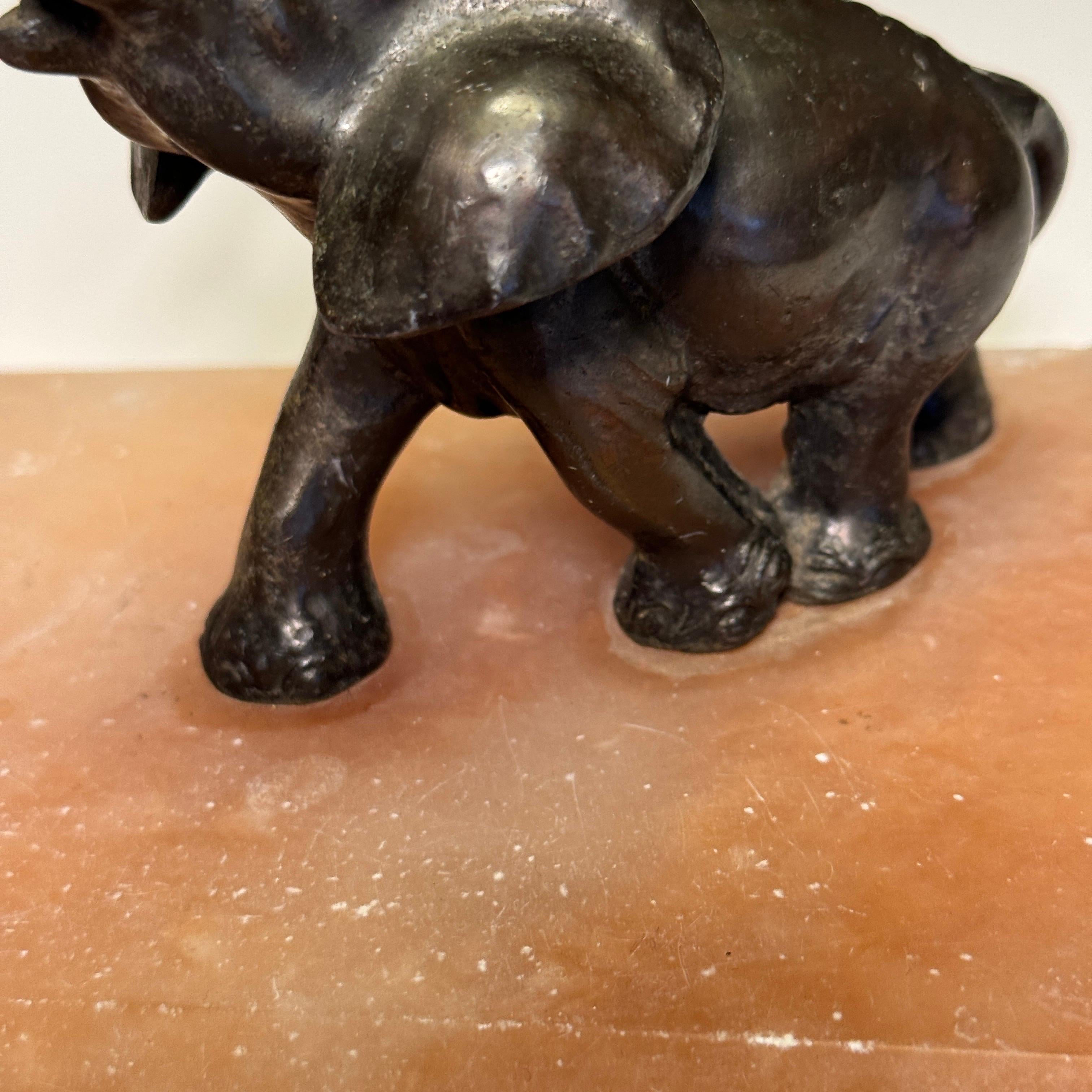 Encrier de bureau Art déco en albâtre et bronze éléphant en vente 8
