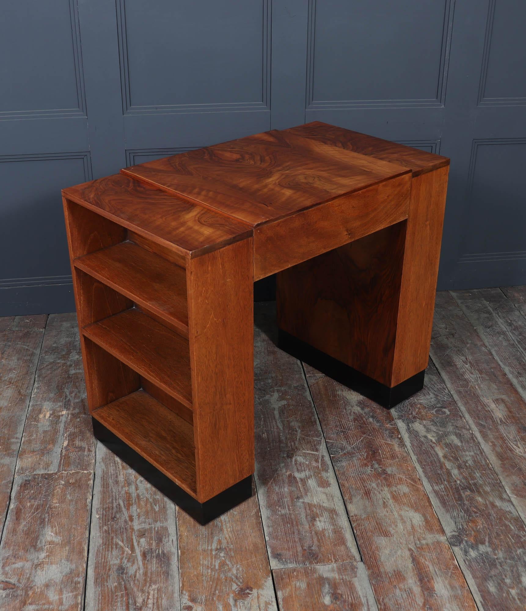 Bureau Art Déco avec étagères en noyer en vente 6