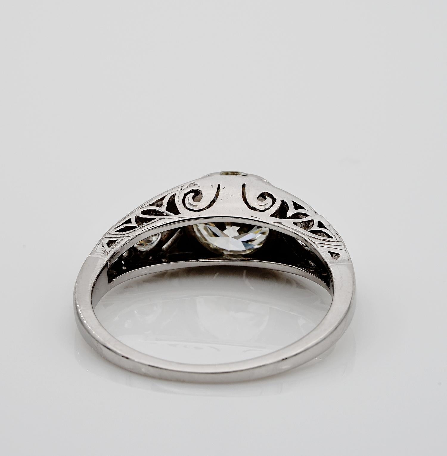 Art Deco Diamond 1.55 Carat Plus I VS2 Rare Platinum Engagement Ring 4