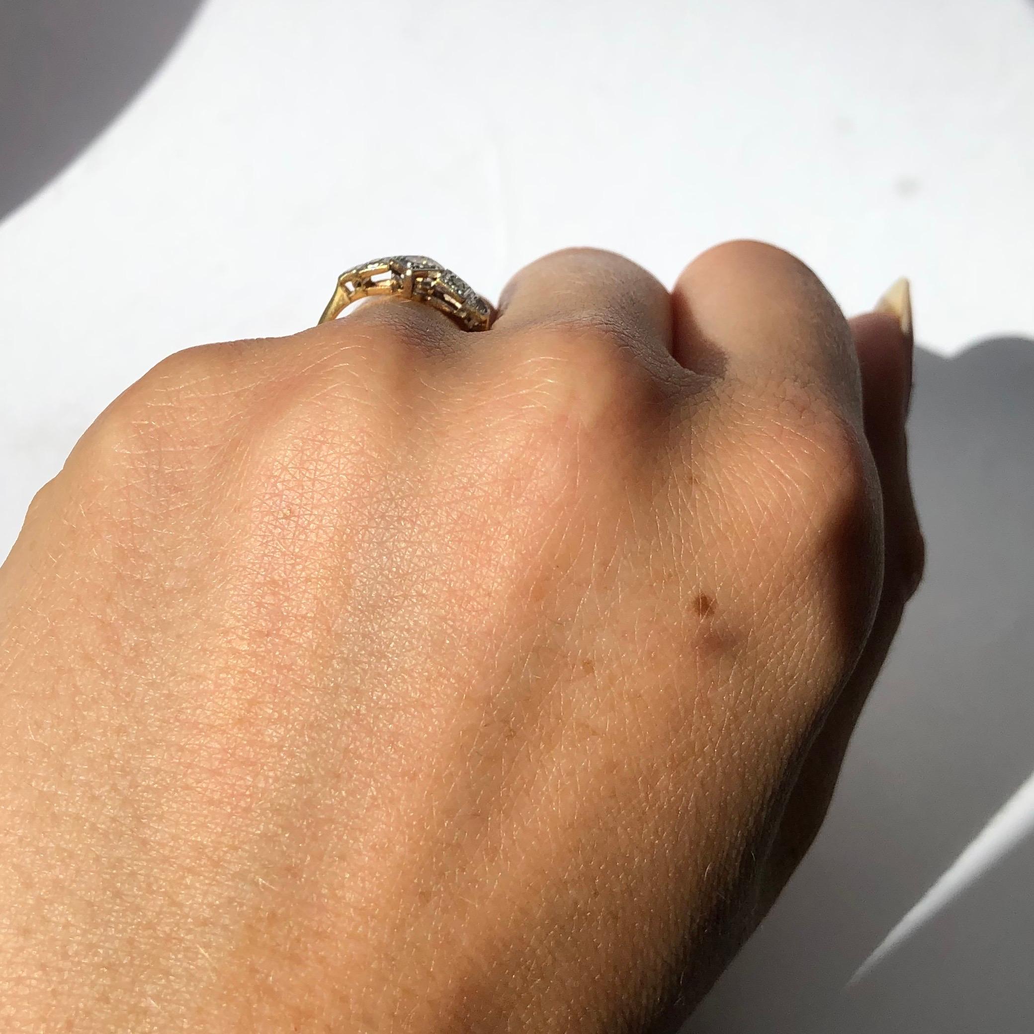 Bague à panneau Art déco à cinq pierres en or 18 carats et platine avec diamants en vente 1