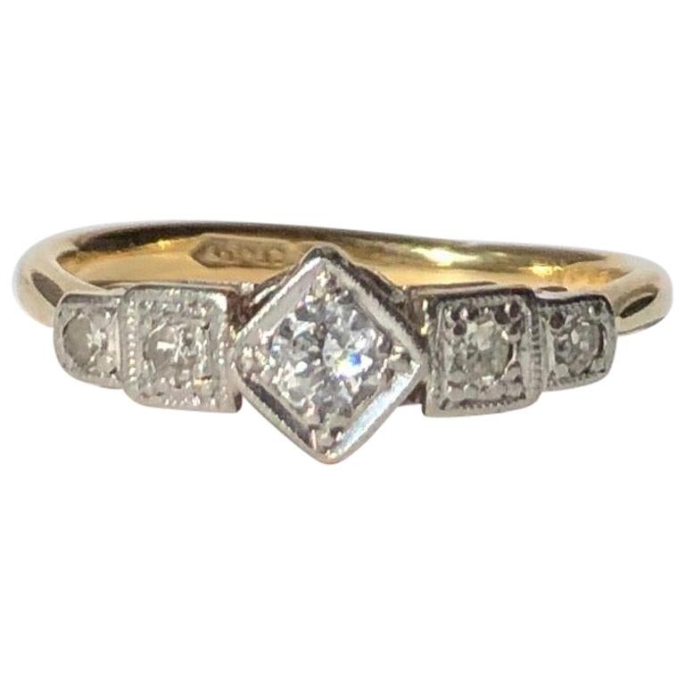 Art Deco Diamant, 18 Karat Gold und Platin Fünf-Stein-Paneel-Ring im Angebot