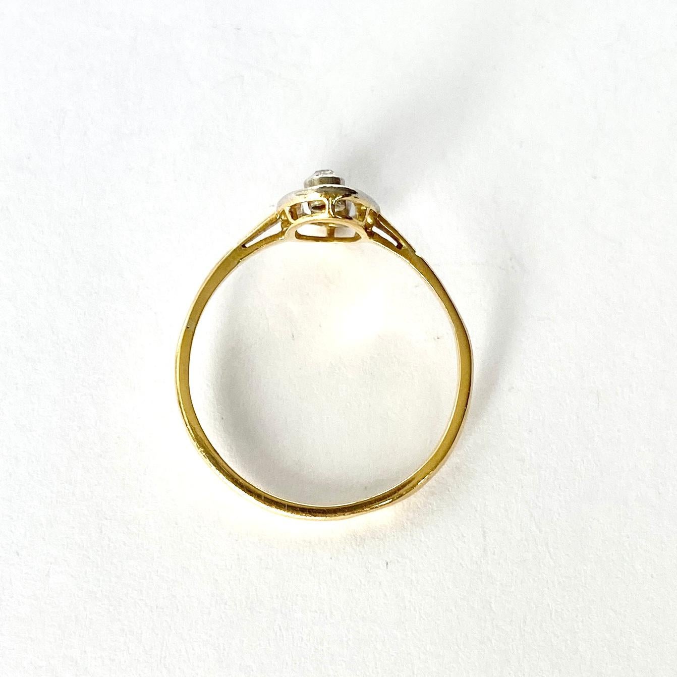 This panel ring has a classic Art Deco design and the diamonds alongside the platinum work perfectly. The diamonds all have a wonderful sparkle and really catch the light. The diamonds total approx 20pts. 

Ring Size: Q or 8
Widest Point: