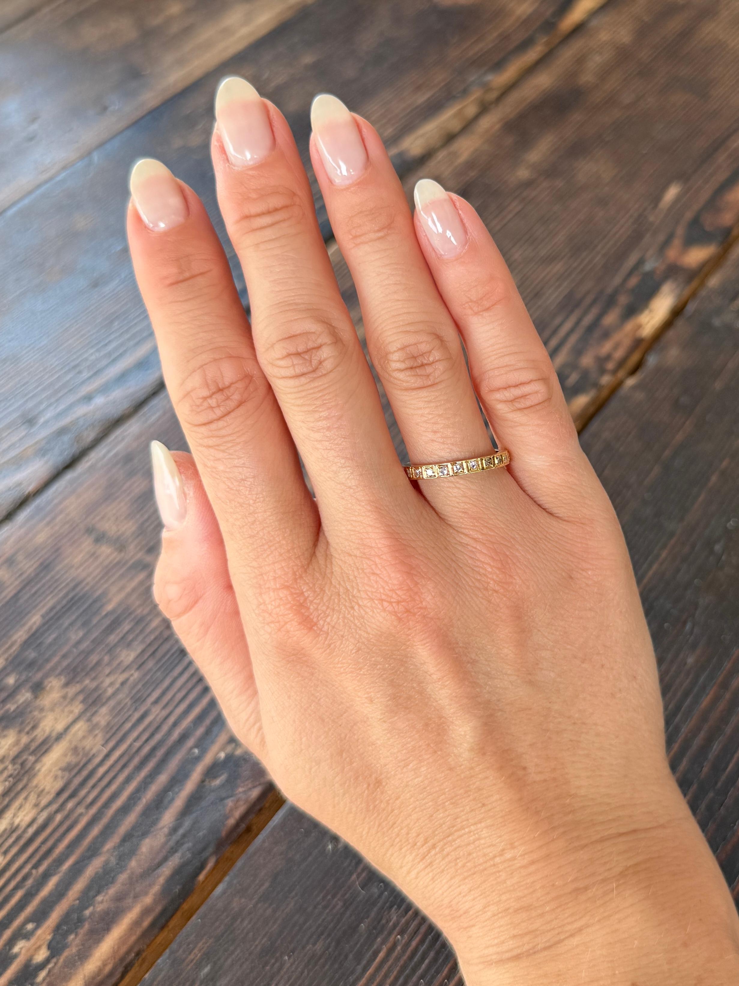 Art Deco Diamond 18 Carat Gold Full Eternity Band (Art déco) im Angebot