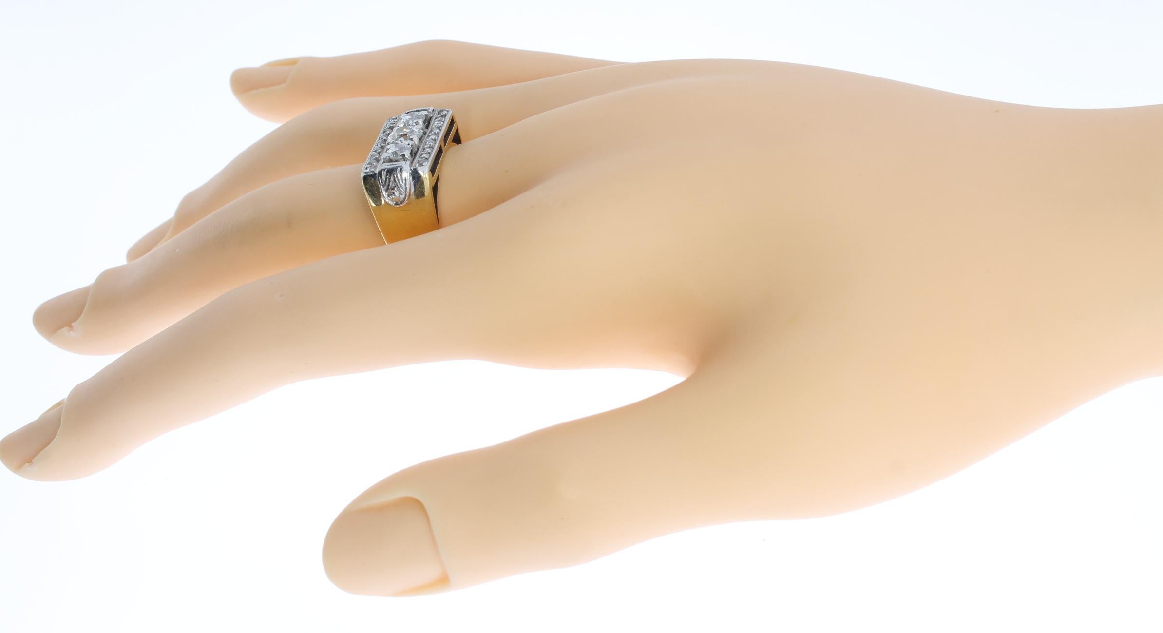 Art Deco Diamond 18 Carat Gold Ring For Sale 3