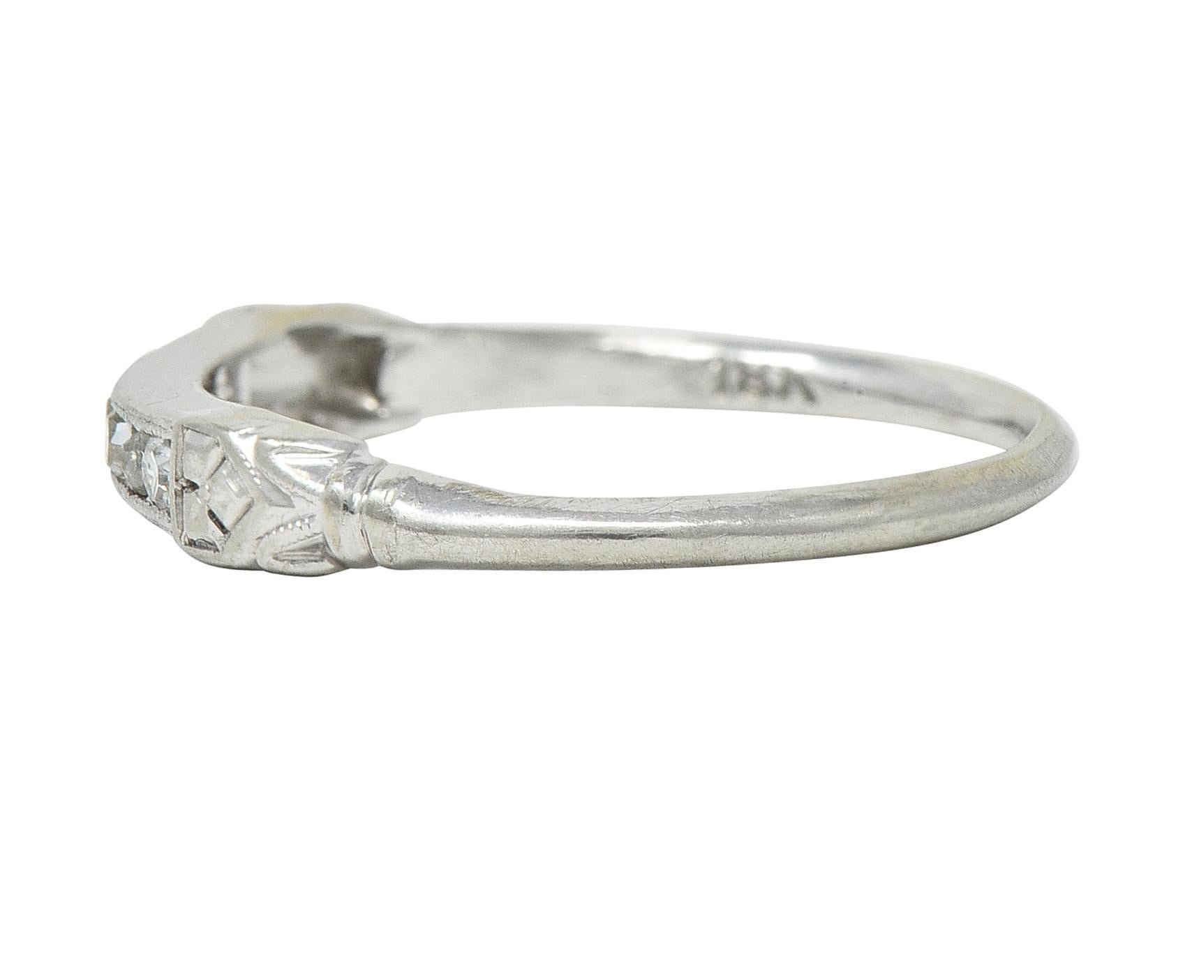 Art Deco Diamond 18 Karat White Gold Orange Blossom Wedding Band Ring In Excellent Condition For Sale In Philadelphia, PA