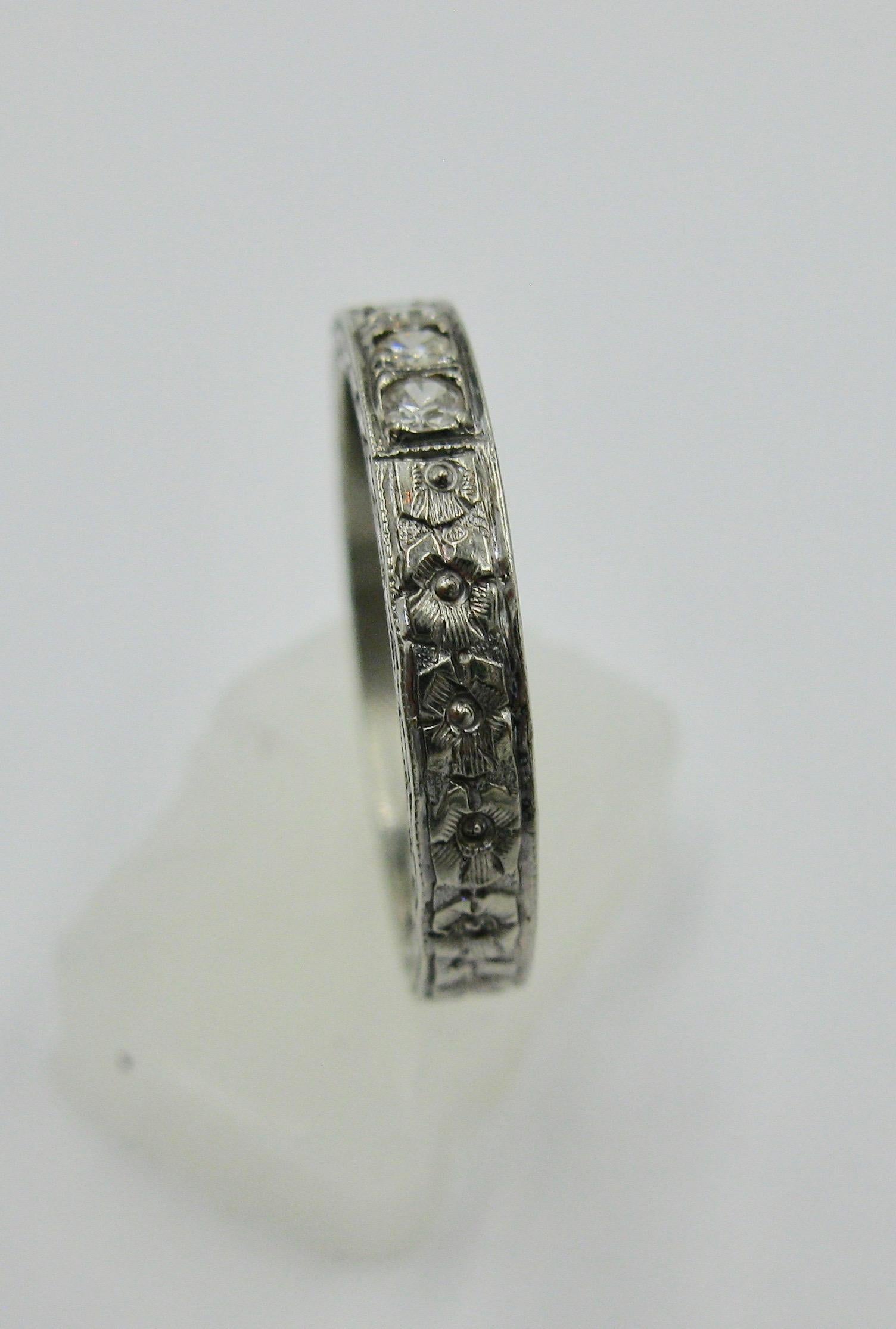 Art Deco Diamond 18 Karat White Gold Wedding Engagement Band Stack Ring Size 5.2 In Excellent Condition For Sale In New York, NY