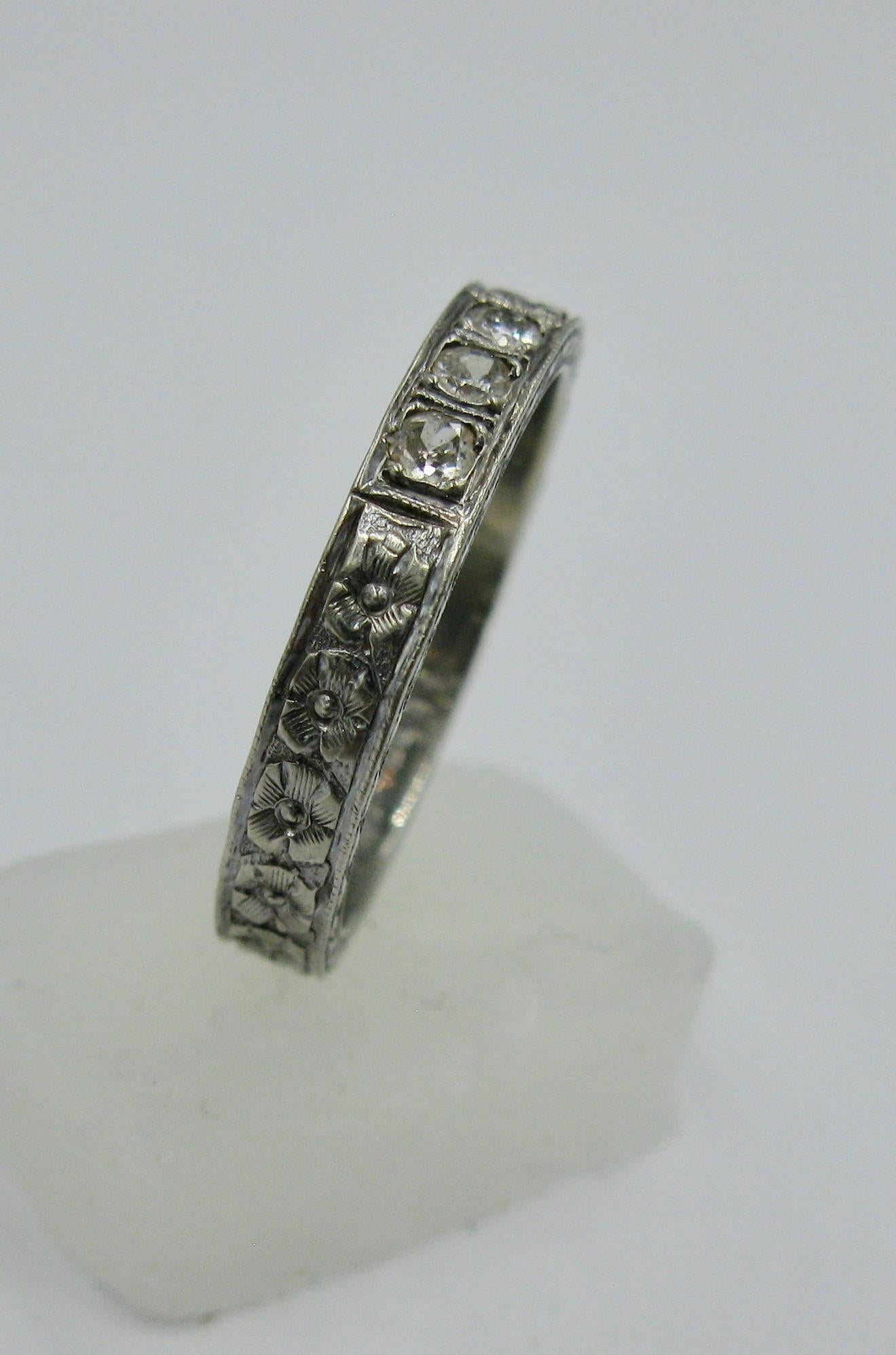Women's Art Deco Diamond 18 Karat White Gold Wedding Engagement Band Stack Ring Size 5.2 For Sale