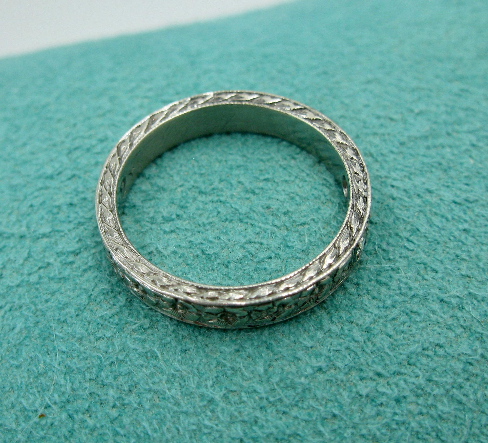 Art Deco Diamond 18 Karat White Gold Wedding Engagement Band Stack Ring Size 5.2 For Sale 2