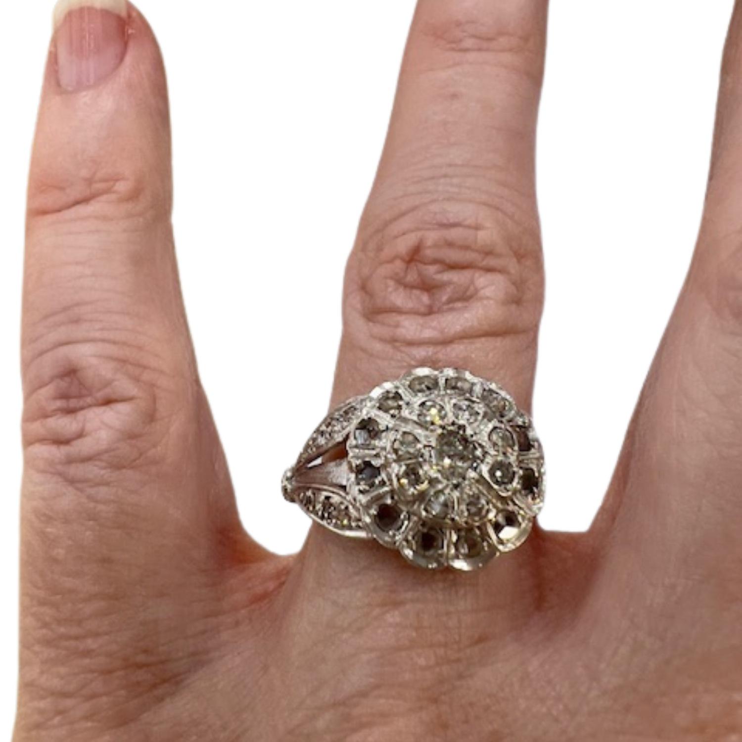 Bague Art déco en or 18 carats avec diamant en vente 1