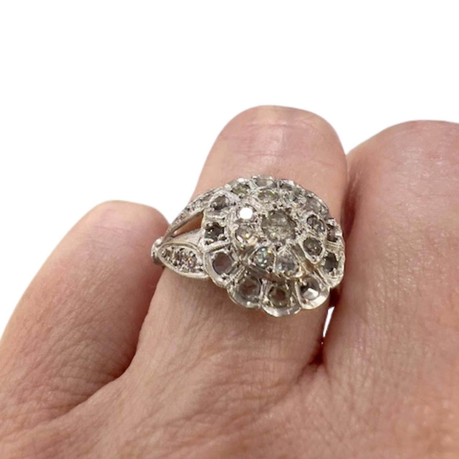 Bague Art déco en or 18 carats avec diamant en vente 2